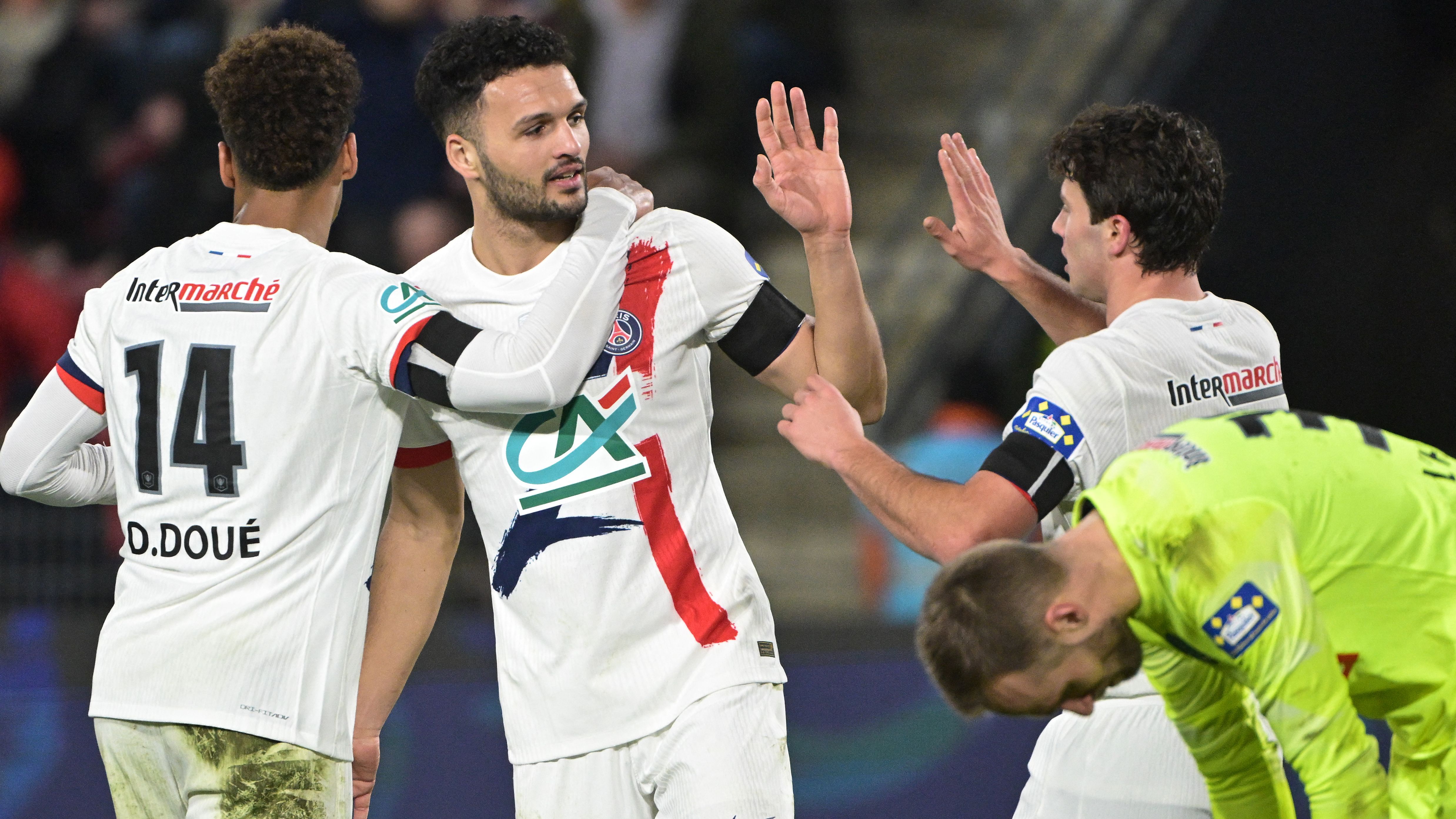 FBL-FRA-CUP-STADE BRIOCHIN-PSG