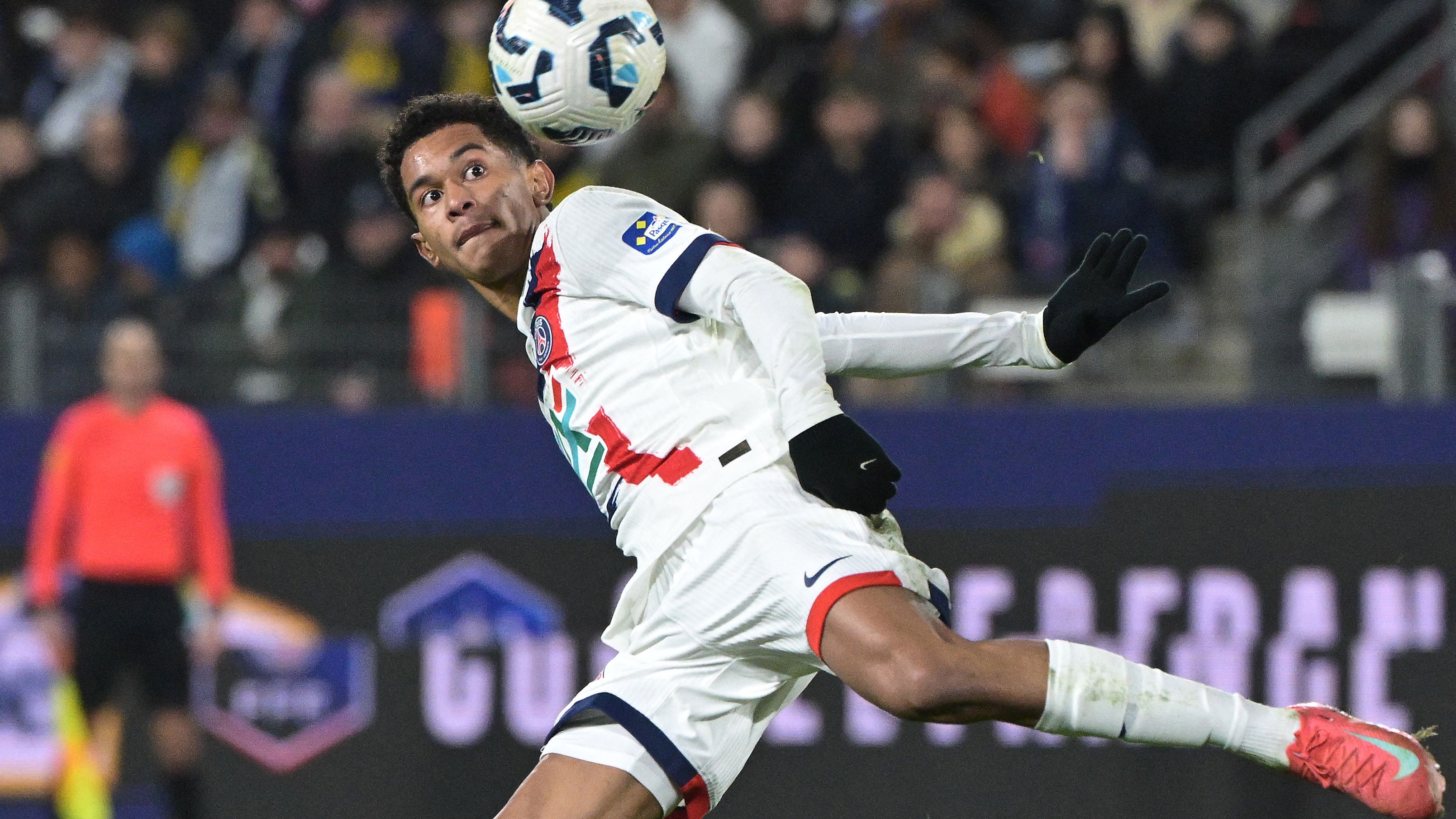 TOPSHOT-FBL-FRA-CUP-STADE BRIOCHIN-PSG