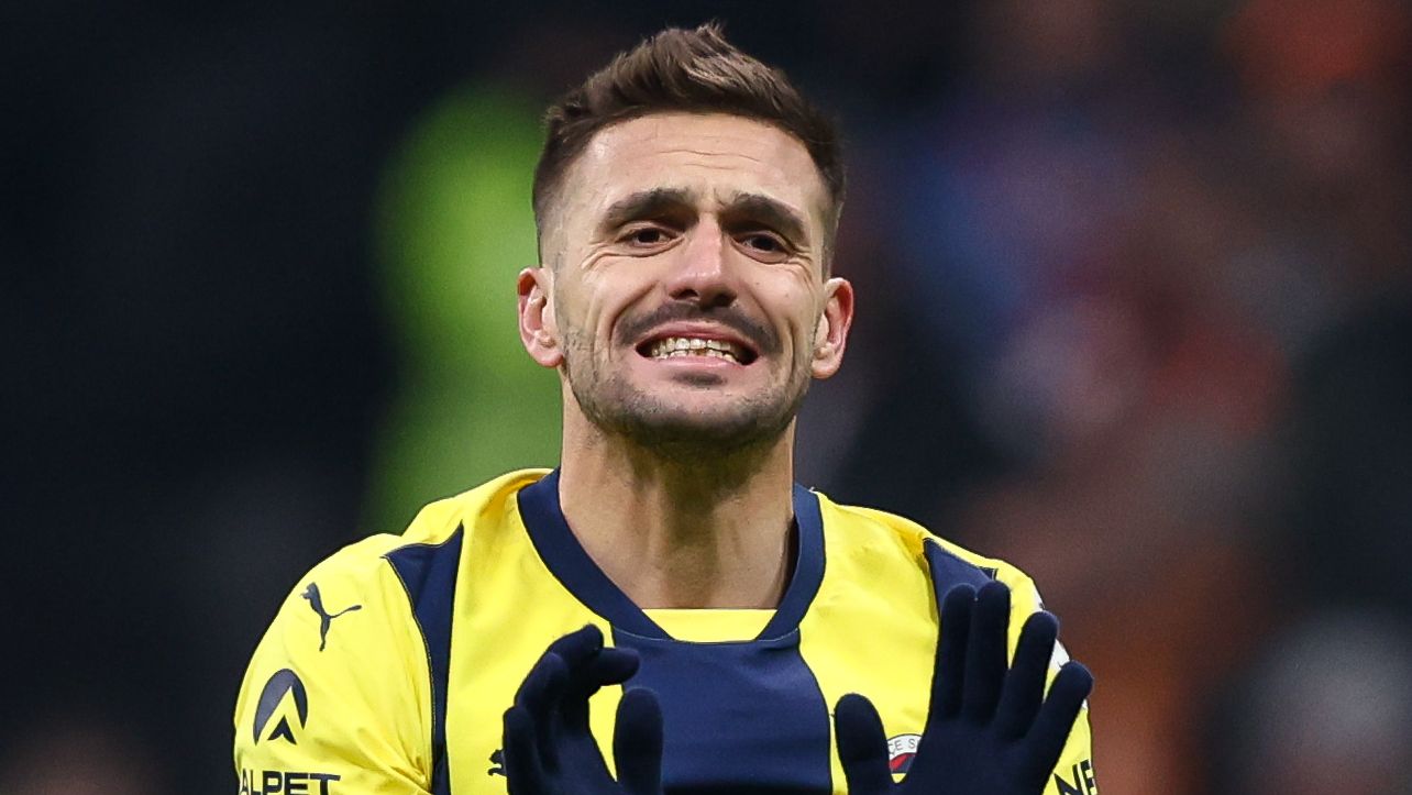 Galatasaray v Fenerbahce - Turkish Super League