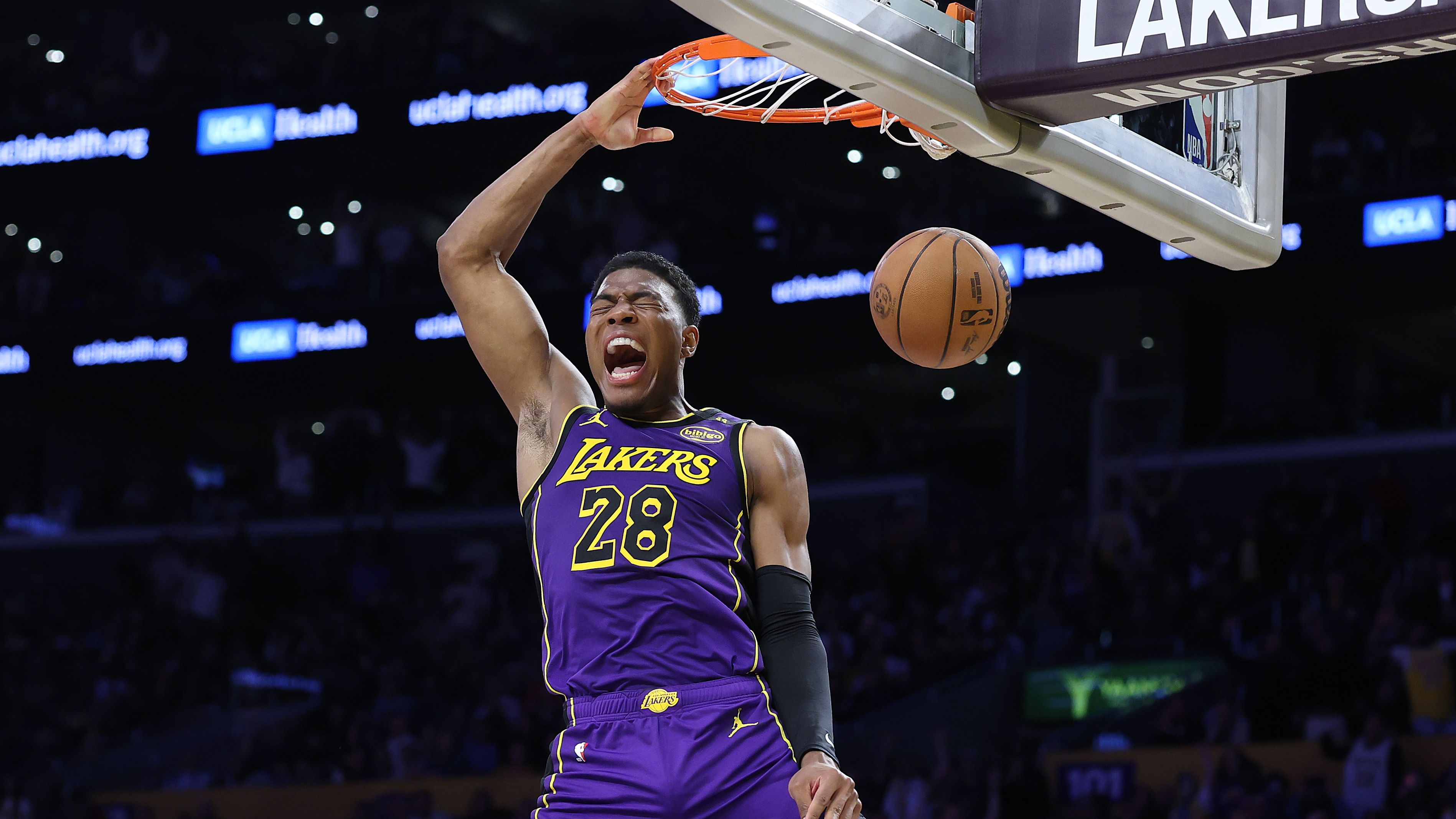 Dallas Mavericks v Los Angeles Lakers