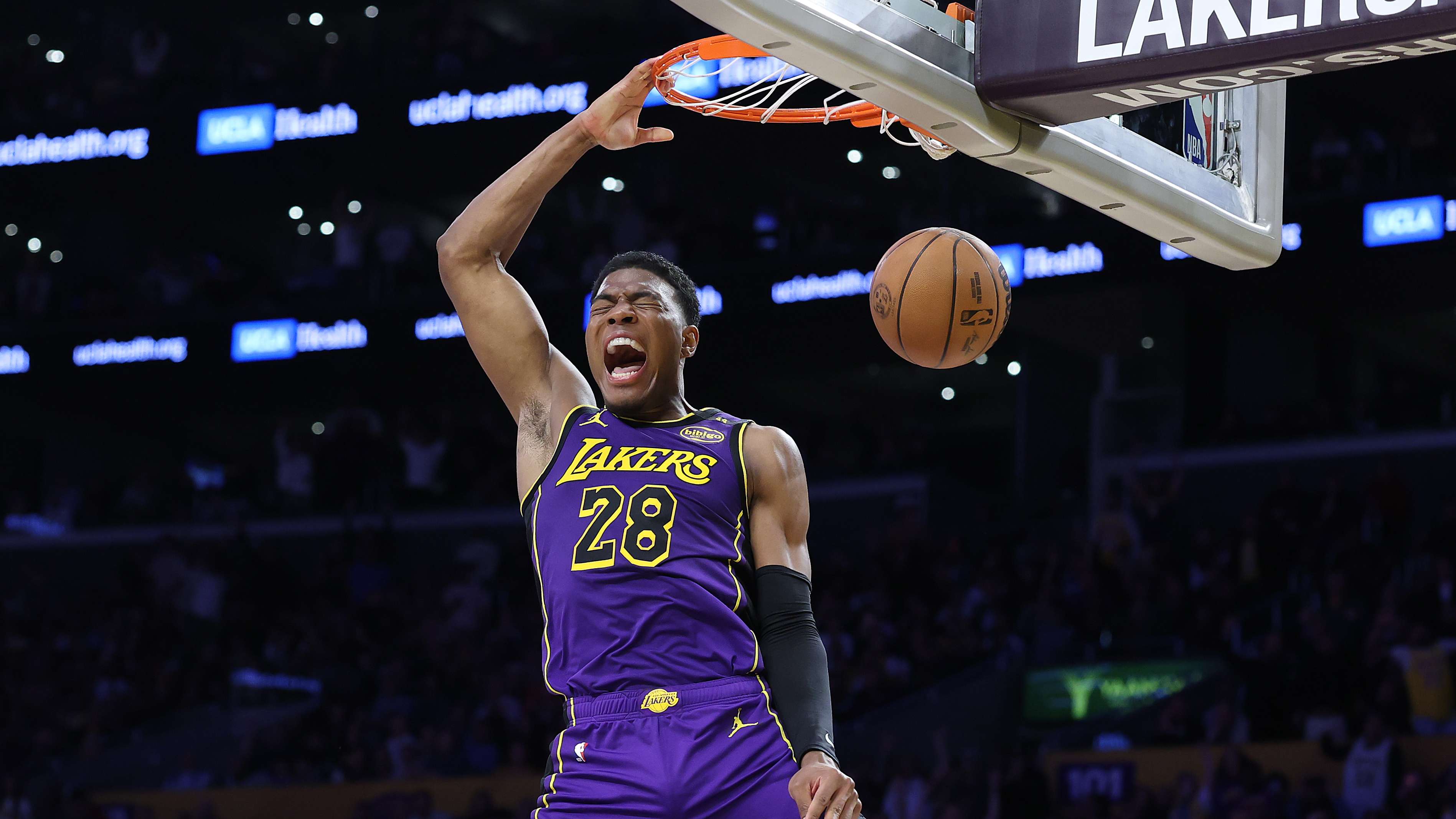 Dallas Mavericks v Los Angeles Lakers