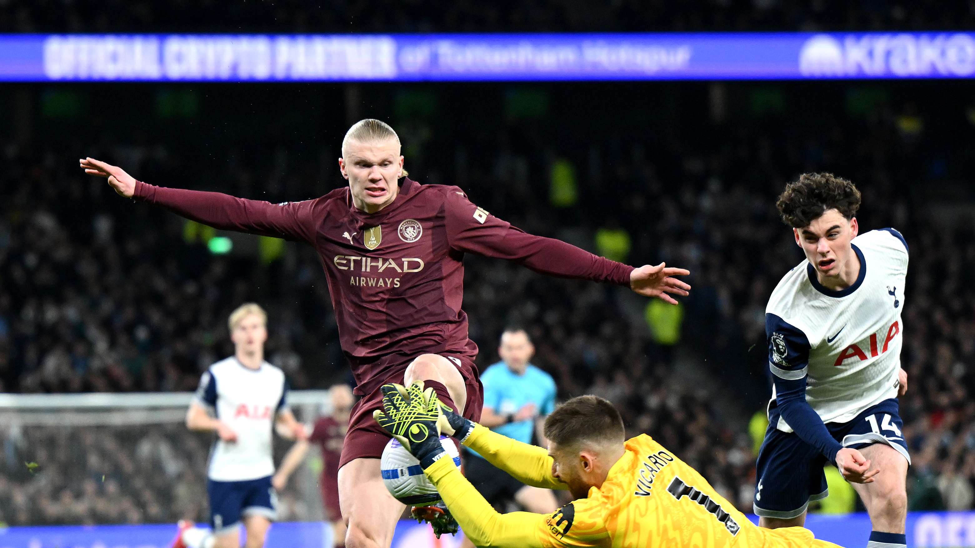 Tottenham Hotspur FC v Manchester City FC - Premier League