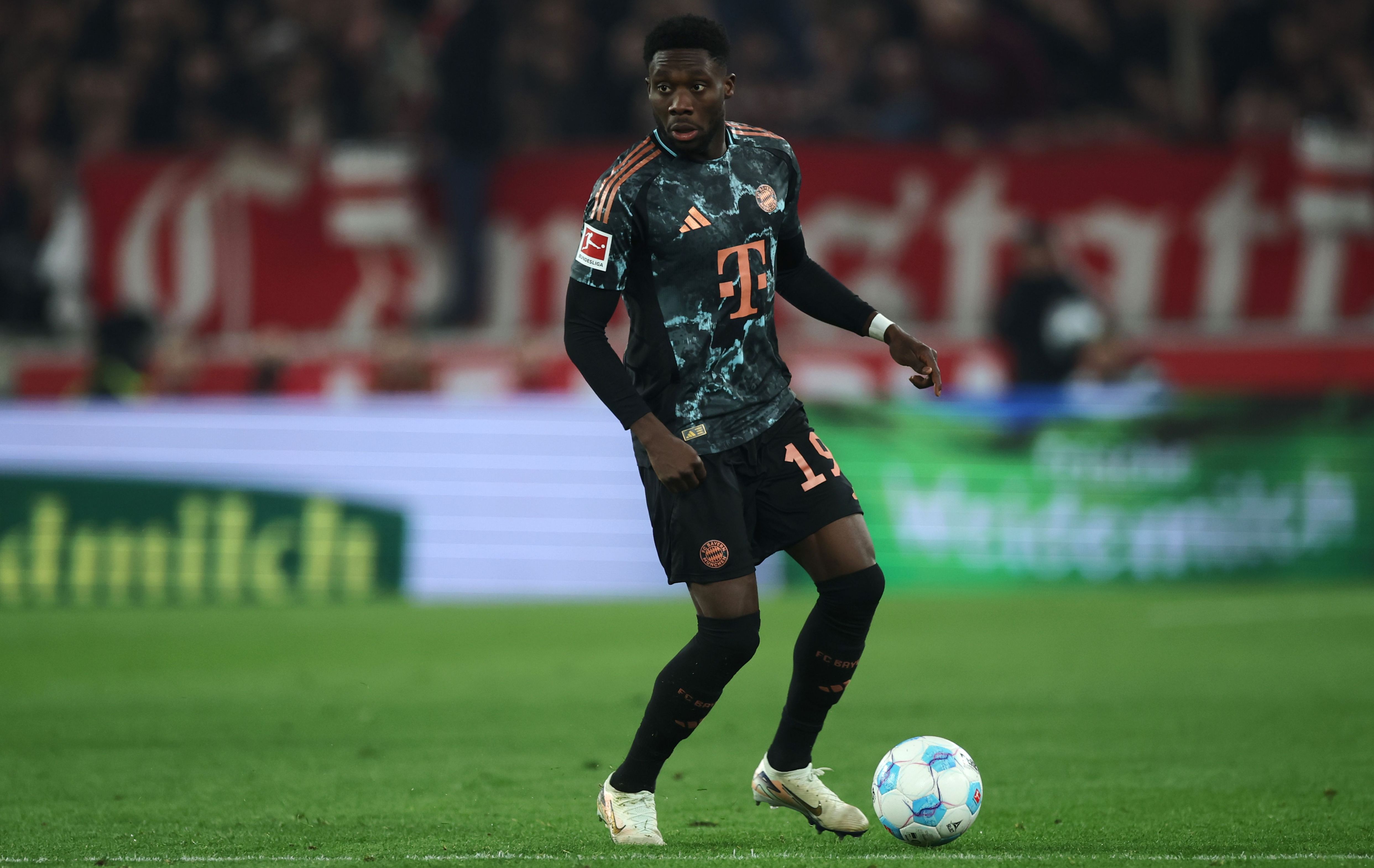 VfB Stuttgart v FC Bayern München - Bundesliga