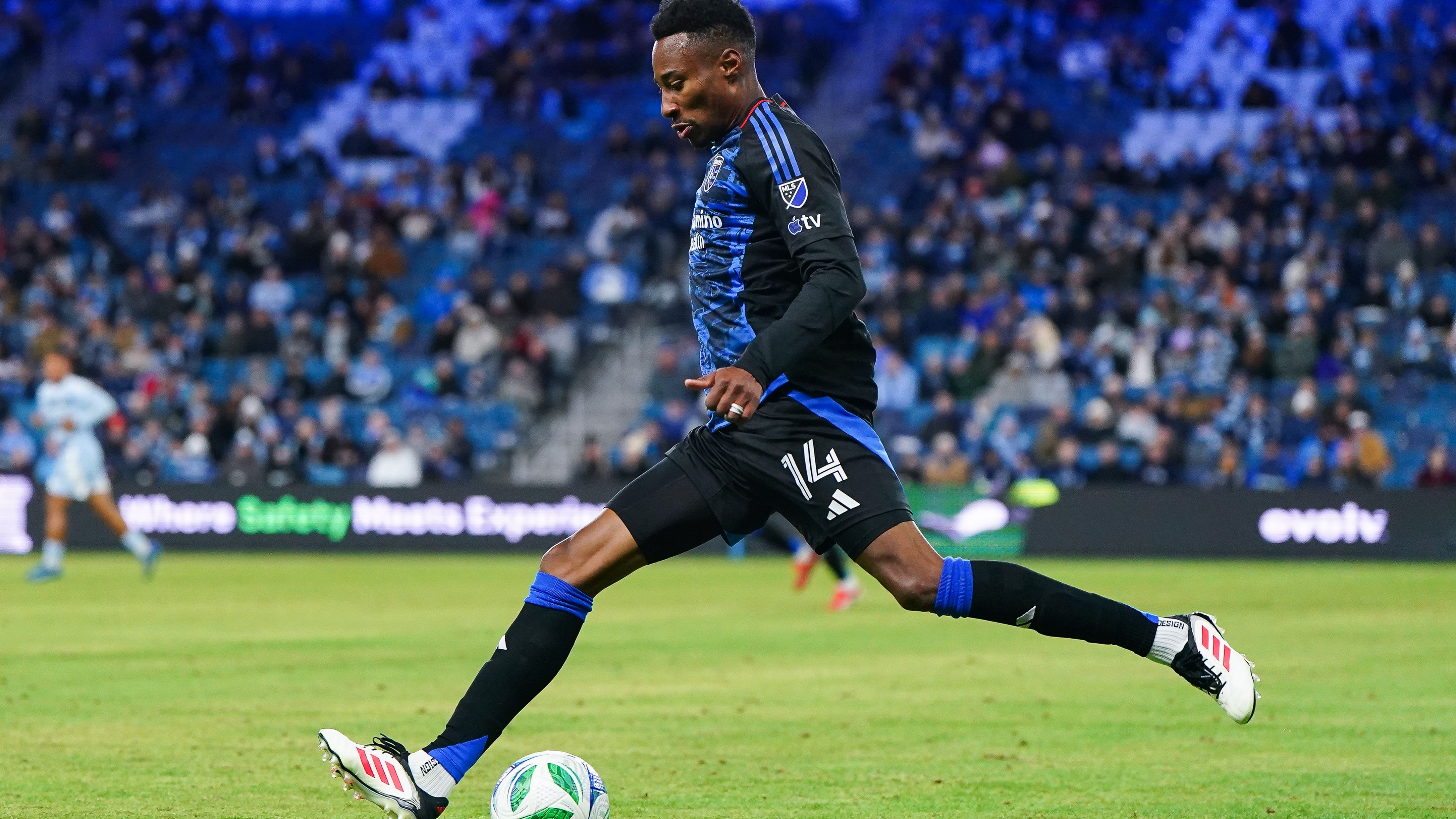 WATCH: Mark-Anthony Kaye scores spectacular Olympico during San Jose Earthquakes training session | Goal.com UK