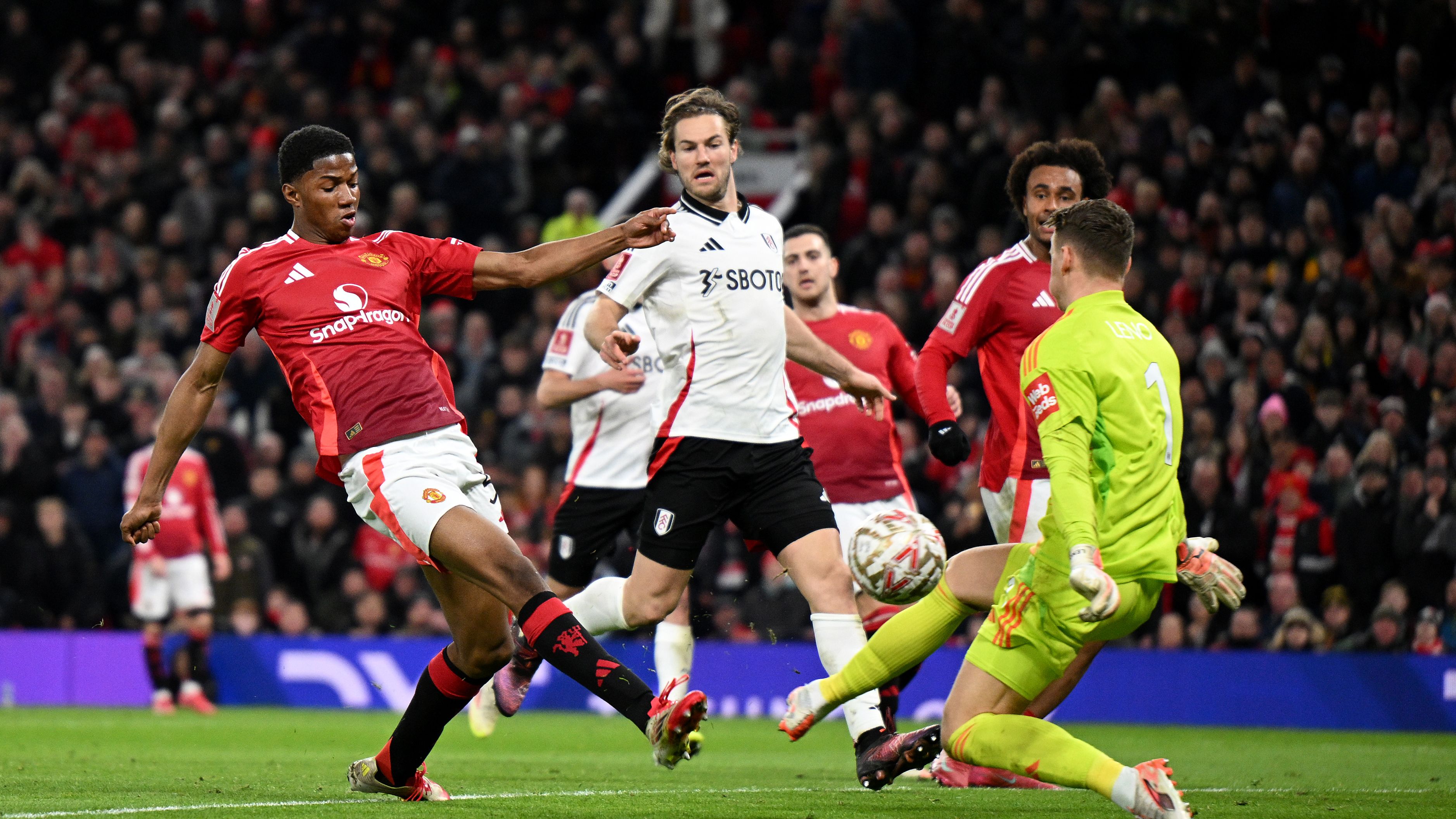 Manchester United v Fulham - Emirates FA Cup Fifth Round