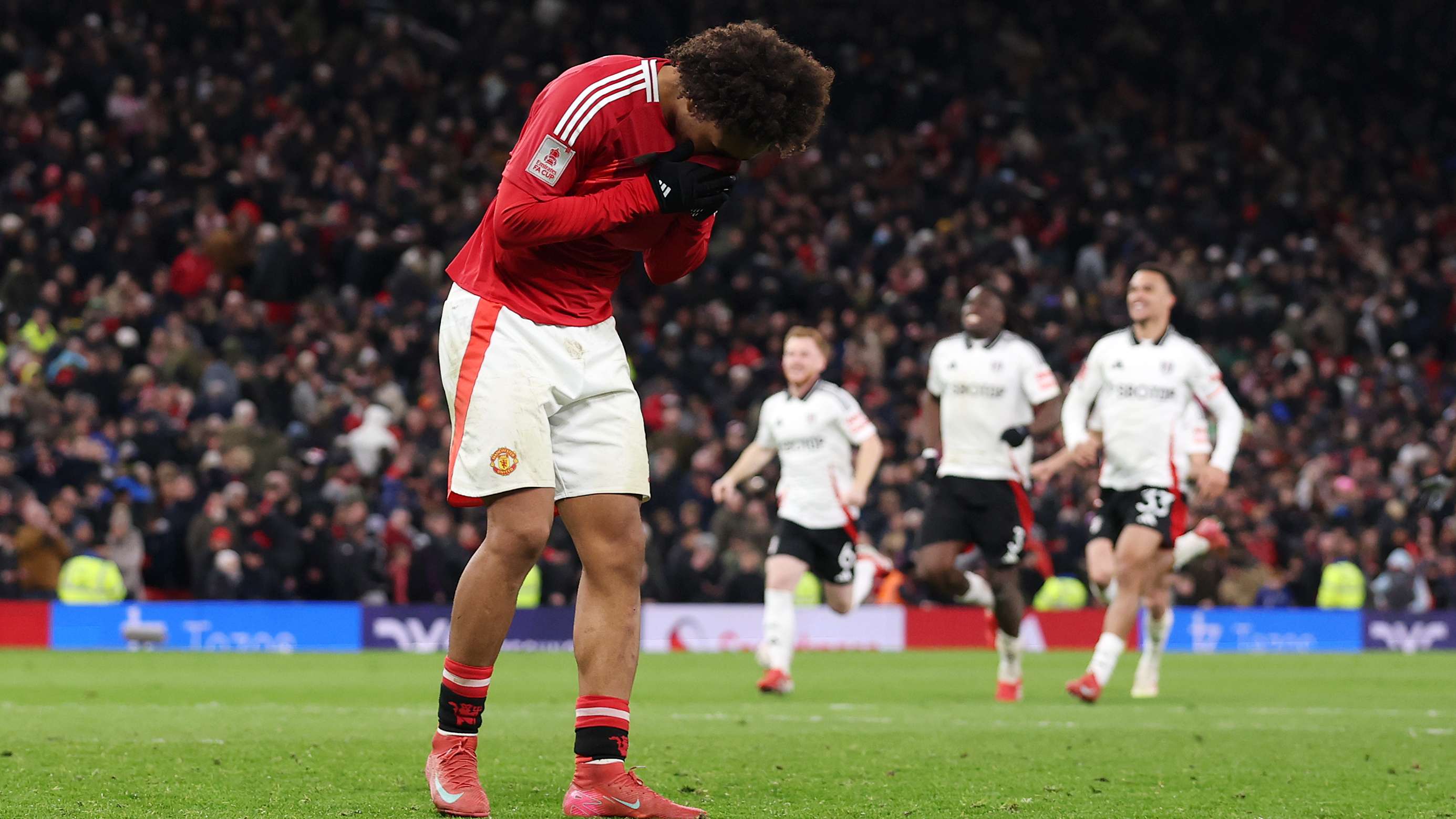 Manchester United v Fulham - Emirates FA Cup Fifth Round