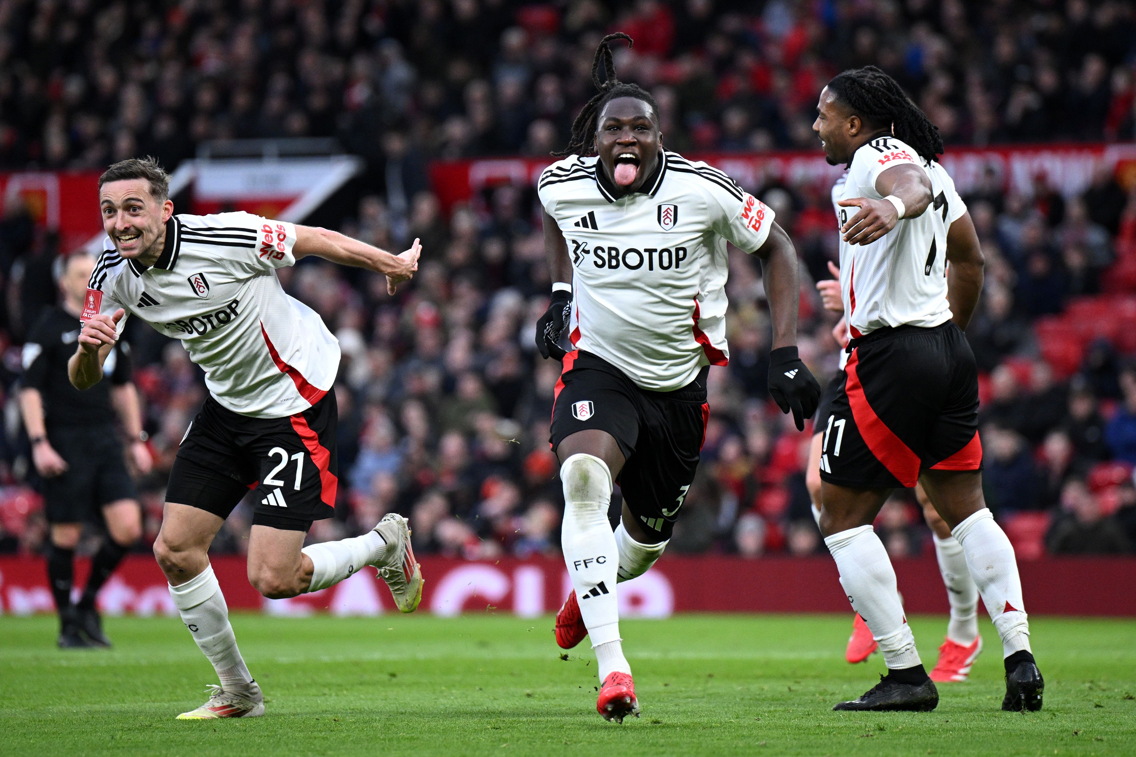 Manchester United v Fulham - Emirates FA Cup Fifth Round