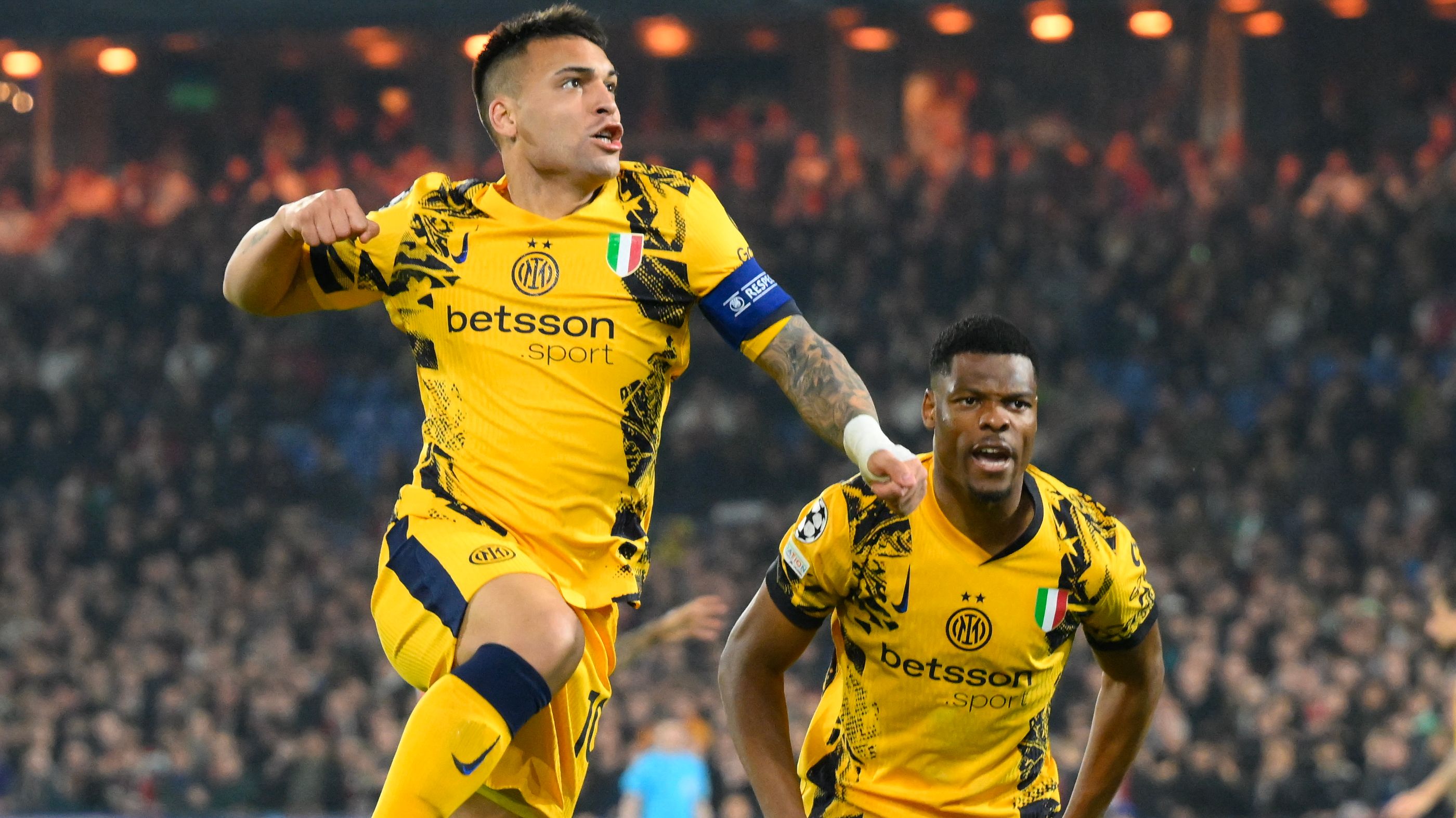 TOPSHOT-FBL-EUR-C1-FEYENOORD-INTER MILAN