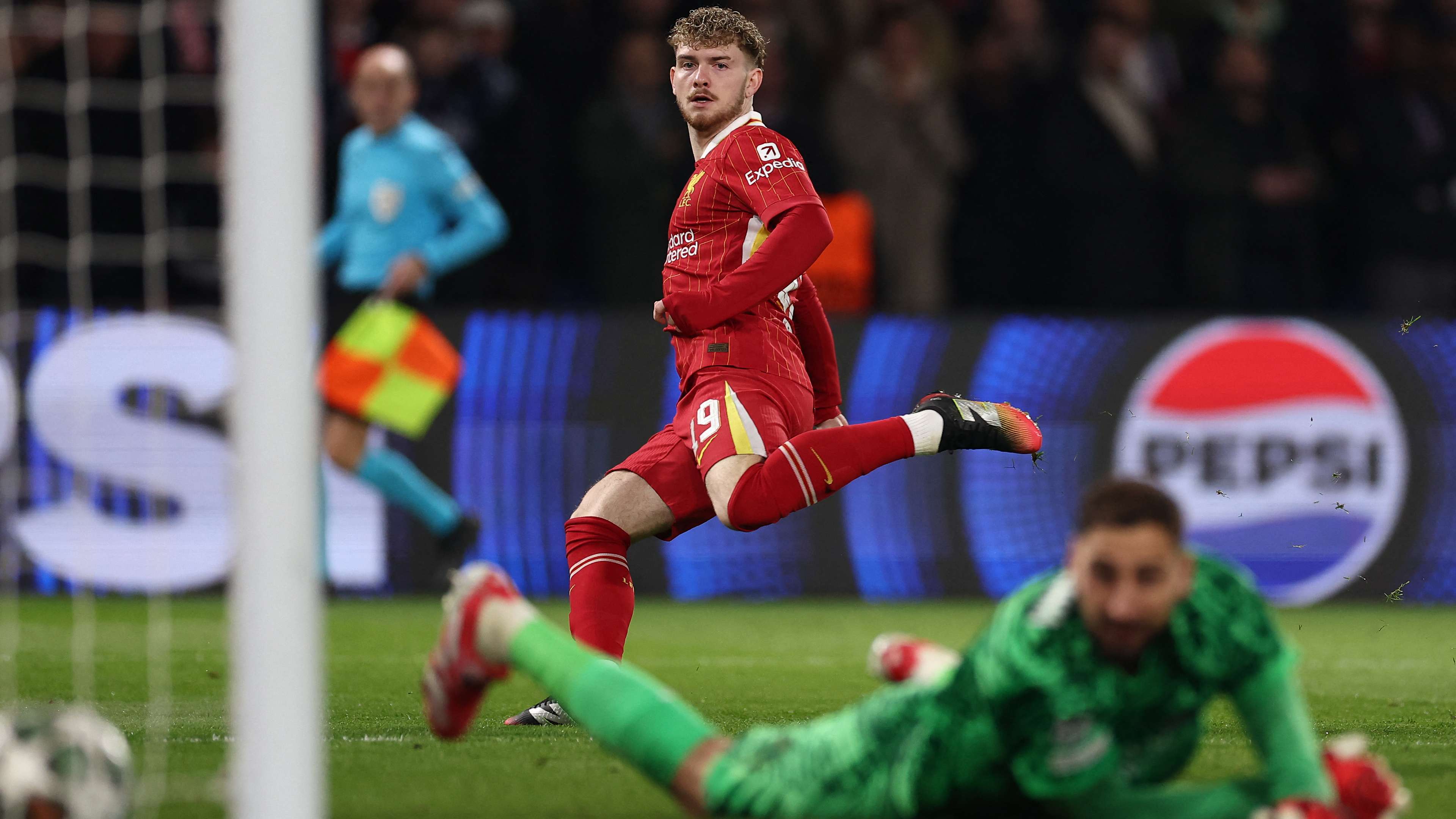 TOPSHOT-FBL-EUR-C1-PSG-LIVERPOOL