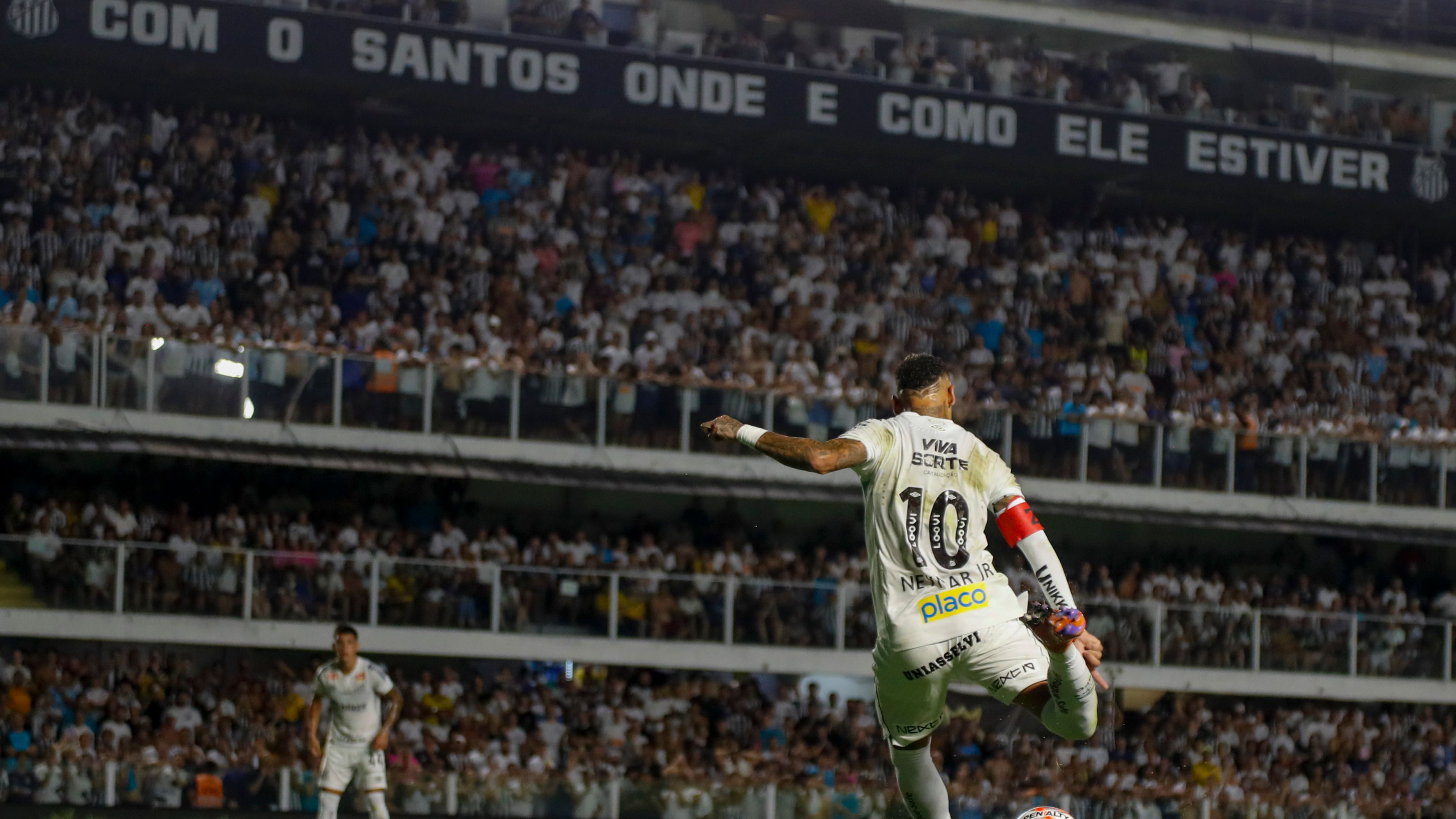 Santos v Bragantino - Campeonato Paulista 2025