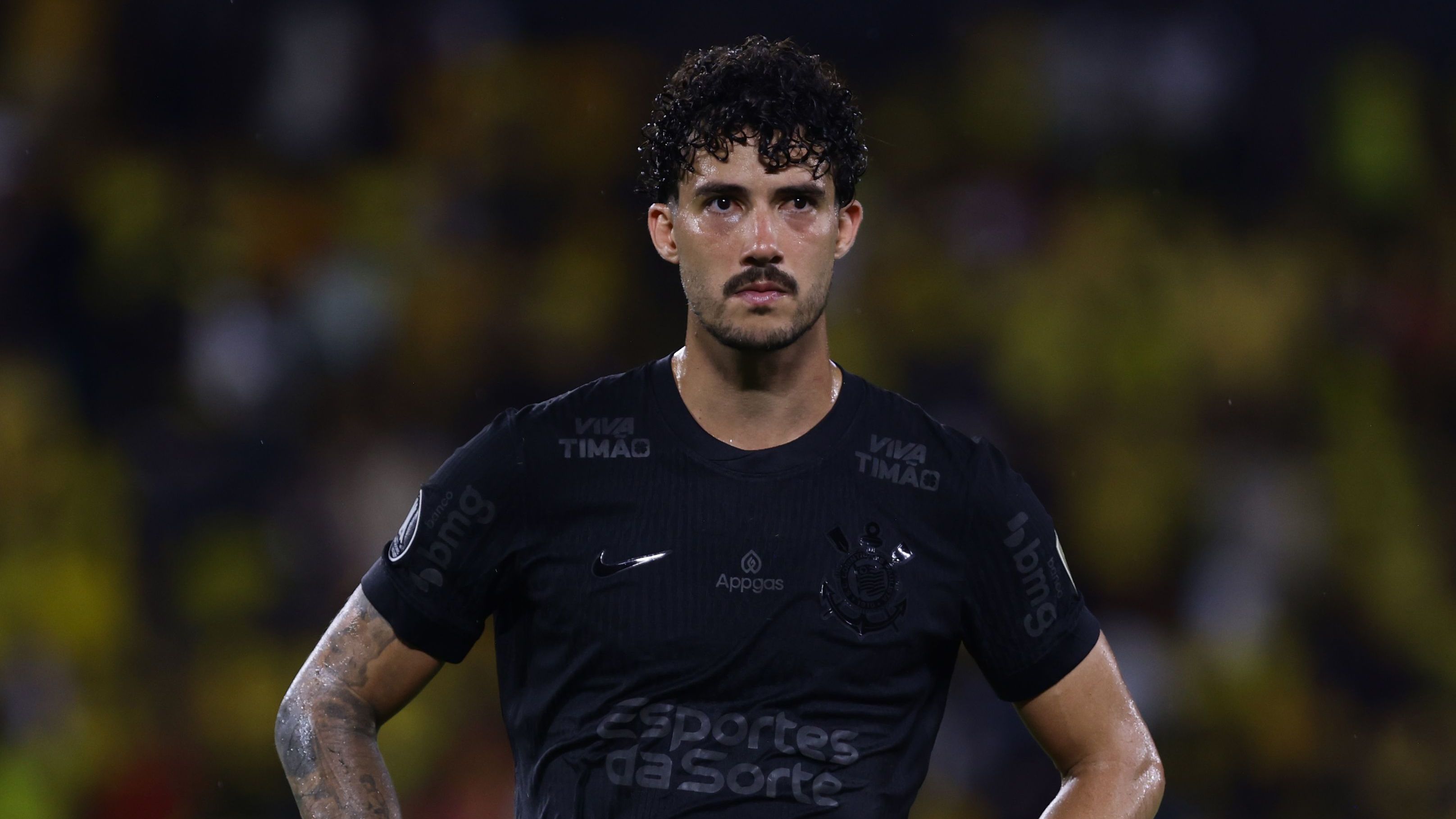 DE SAÍDA? Grêmio busca a contratação de zagueiro titular do Corinthians