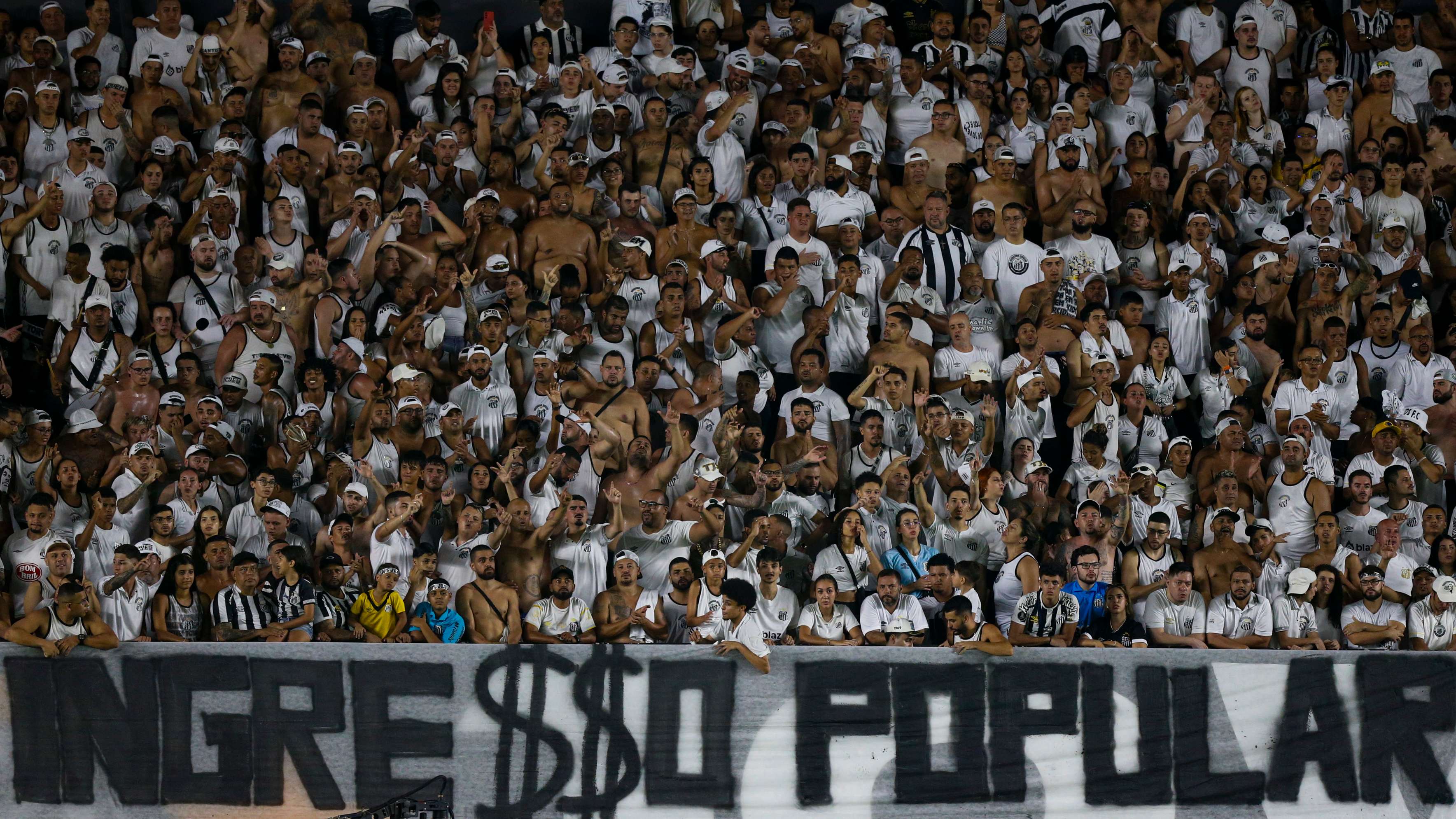 Santos v Bragantino - Campeonato Paulista 2025