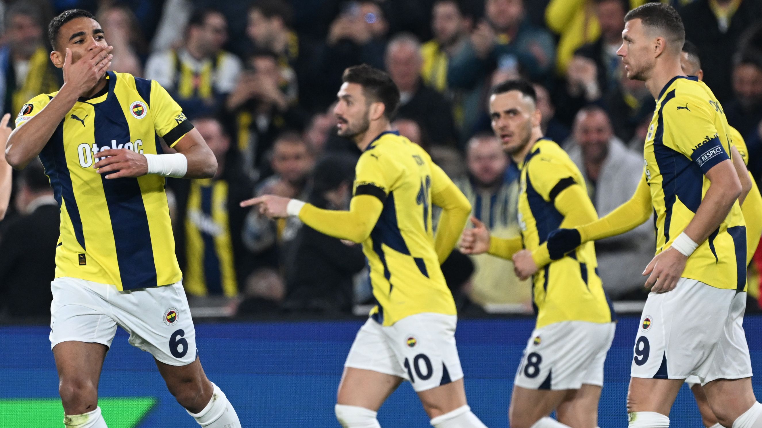 FBL-EUR-C3-FENERBAHCE-RANGERS