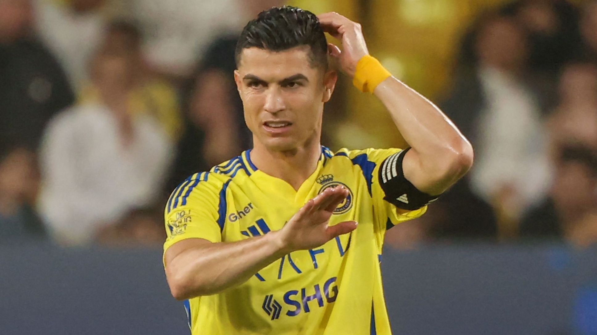 You're ugly' - Cristiano Ronaldo involved in awkward exchange with ' lookalike' in Al-Nassr crowd before 2-2 draw | Goal.com US