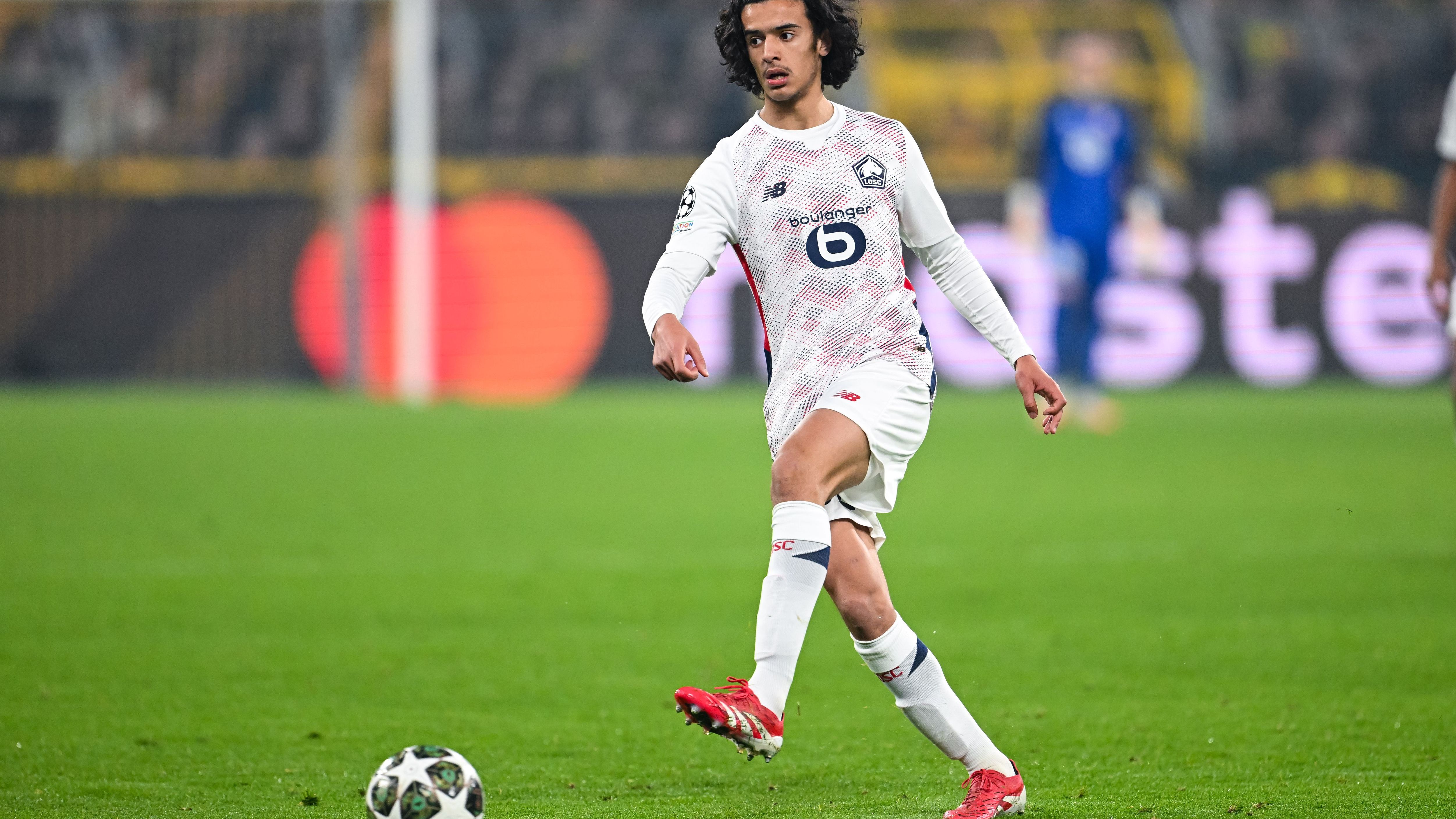 Ayyoub Bouaddi s'éloigne du PSG