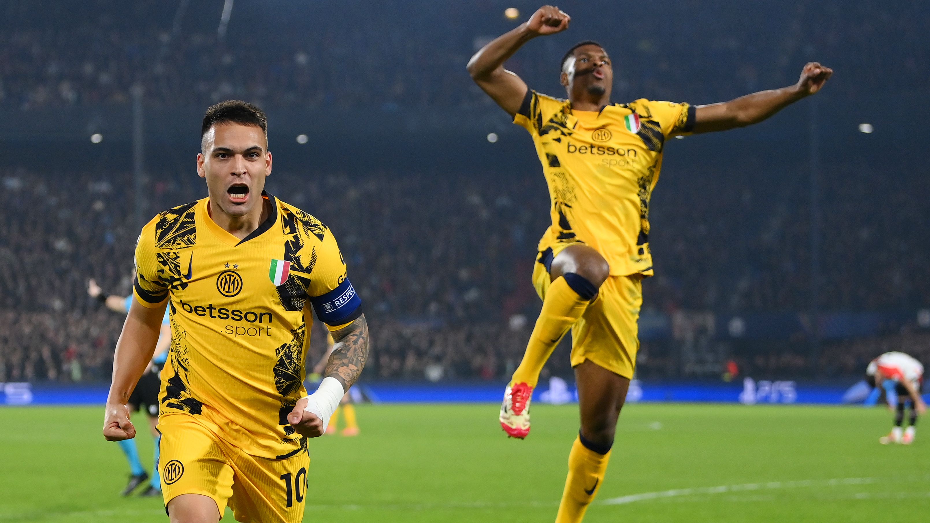 Feyenoord v FC Internazionale Milano - UEFA Champions League 2024/25 Round of 16 First Leg