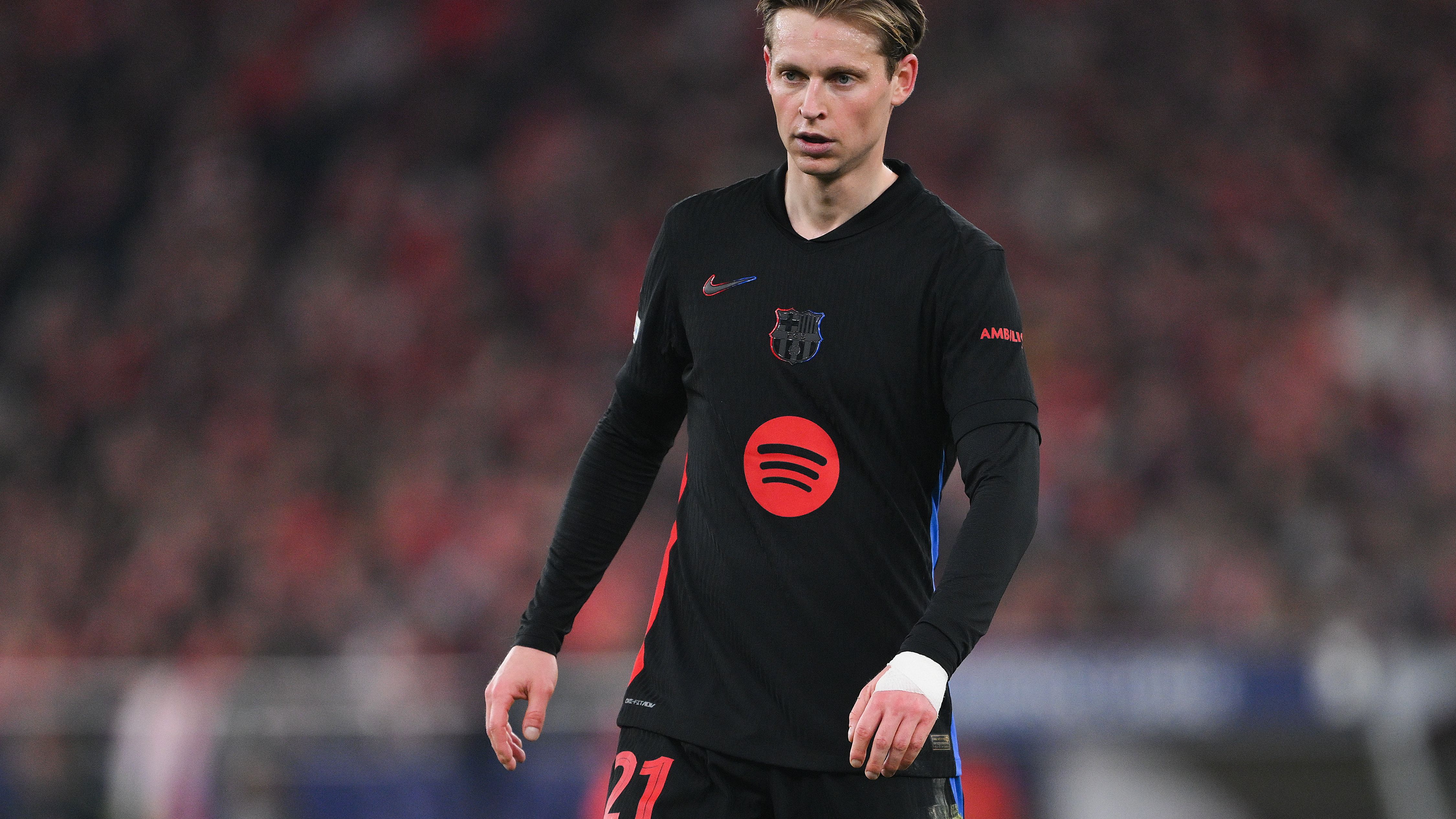 SL Benfica v FC Barcelona - UEFA Champions League 2024/25 Round of 16 First Leg