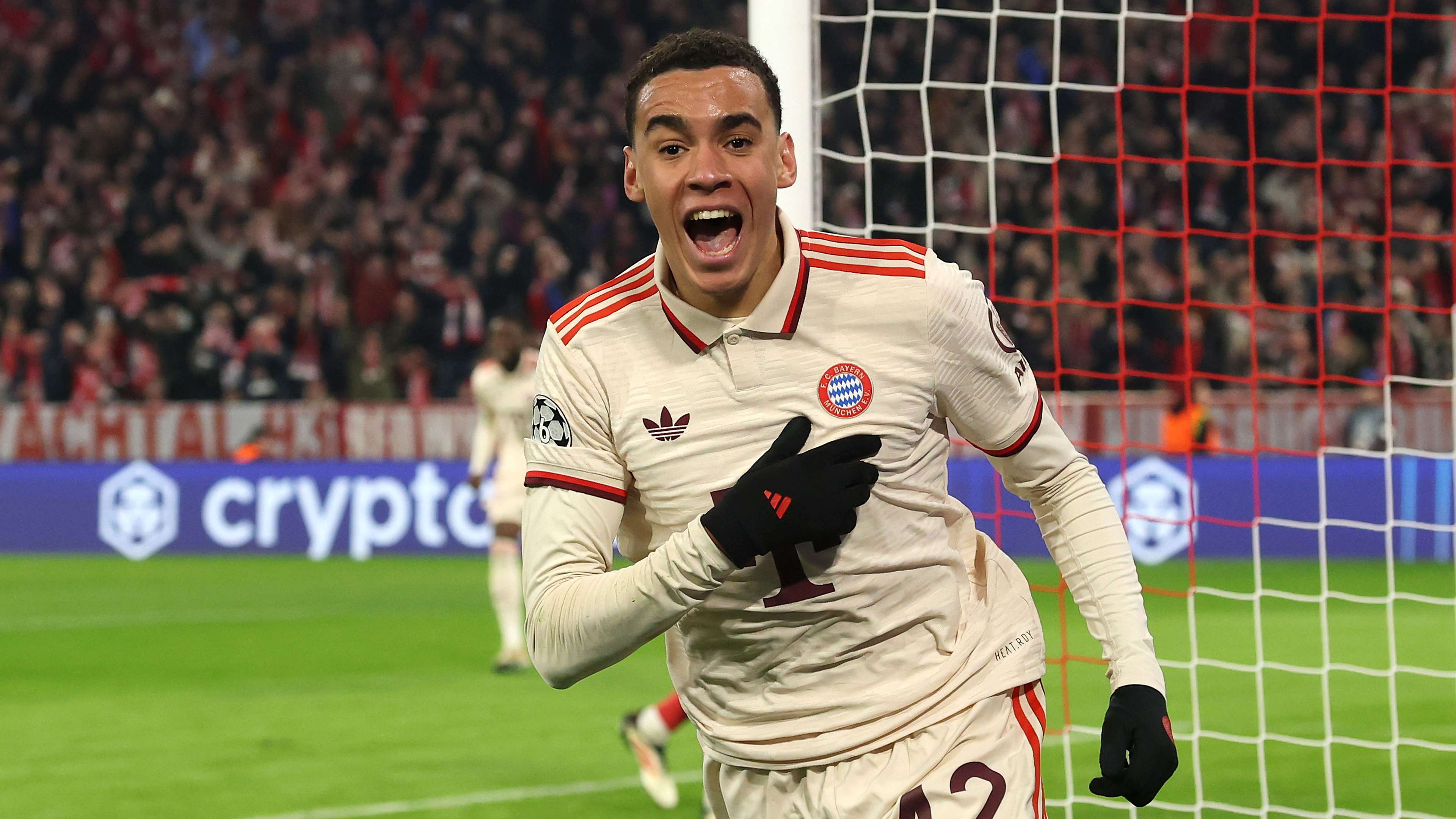 FC Bayern München v Bayer 04 Leverkusen - UEFA Champions League 2024/25 Round of 16 First Leg