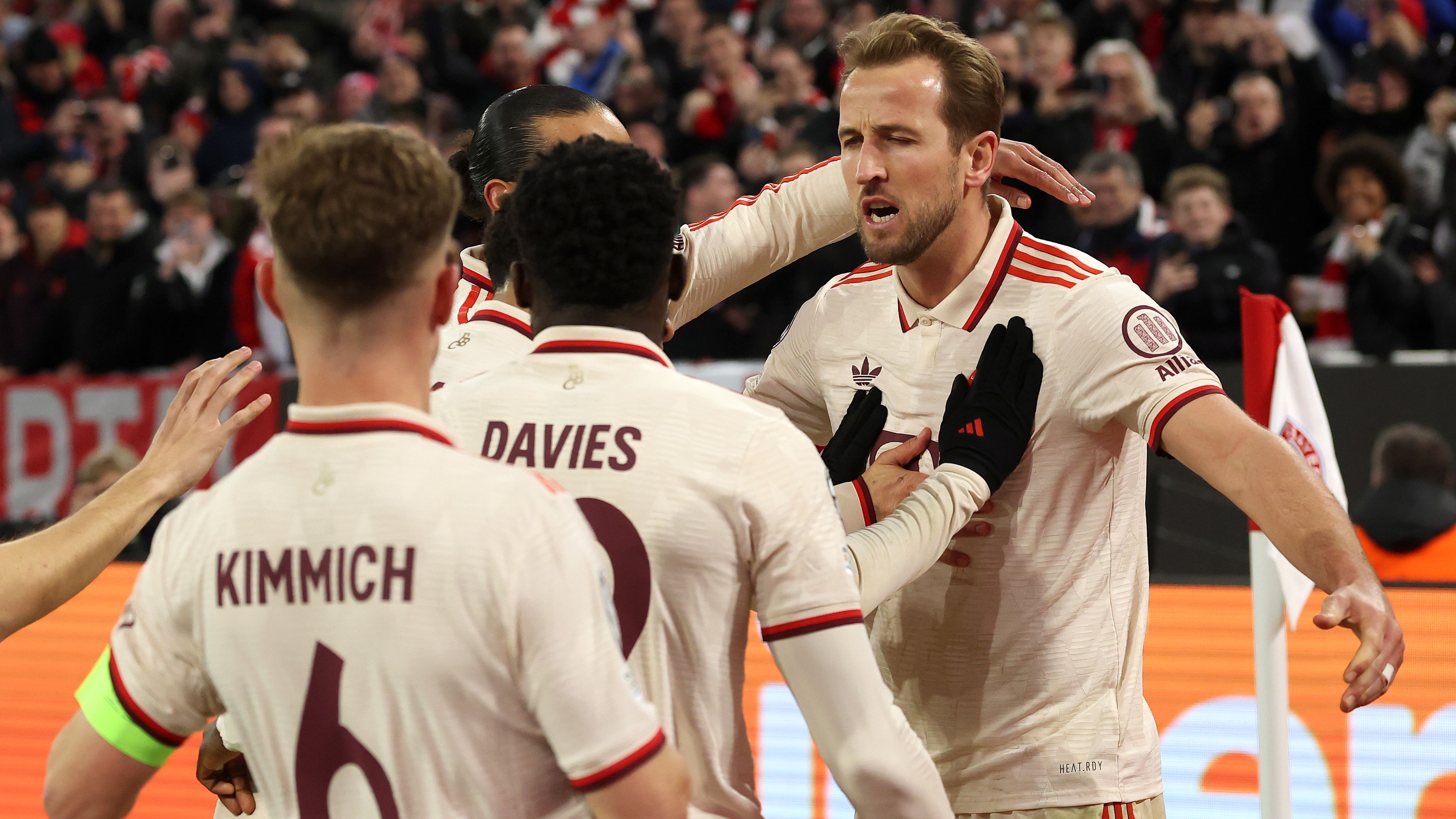 FC Bayern München v Bayer 04 Leverkusen - UEFA Champions League 2024/25 Round of 16 First Leg