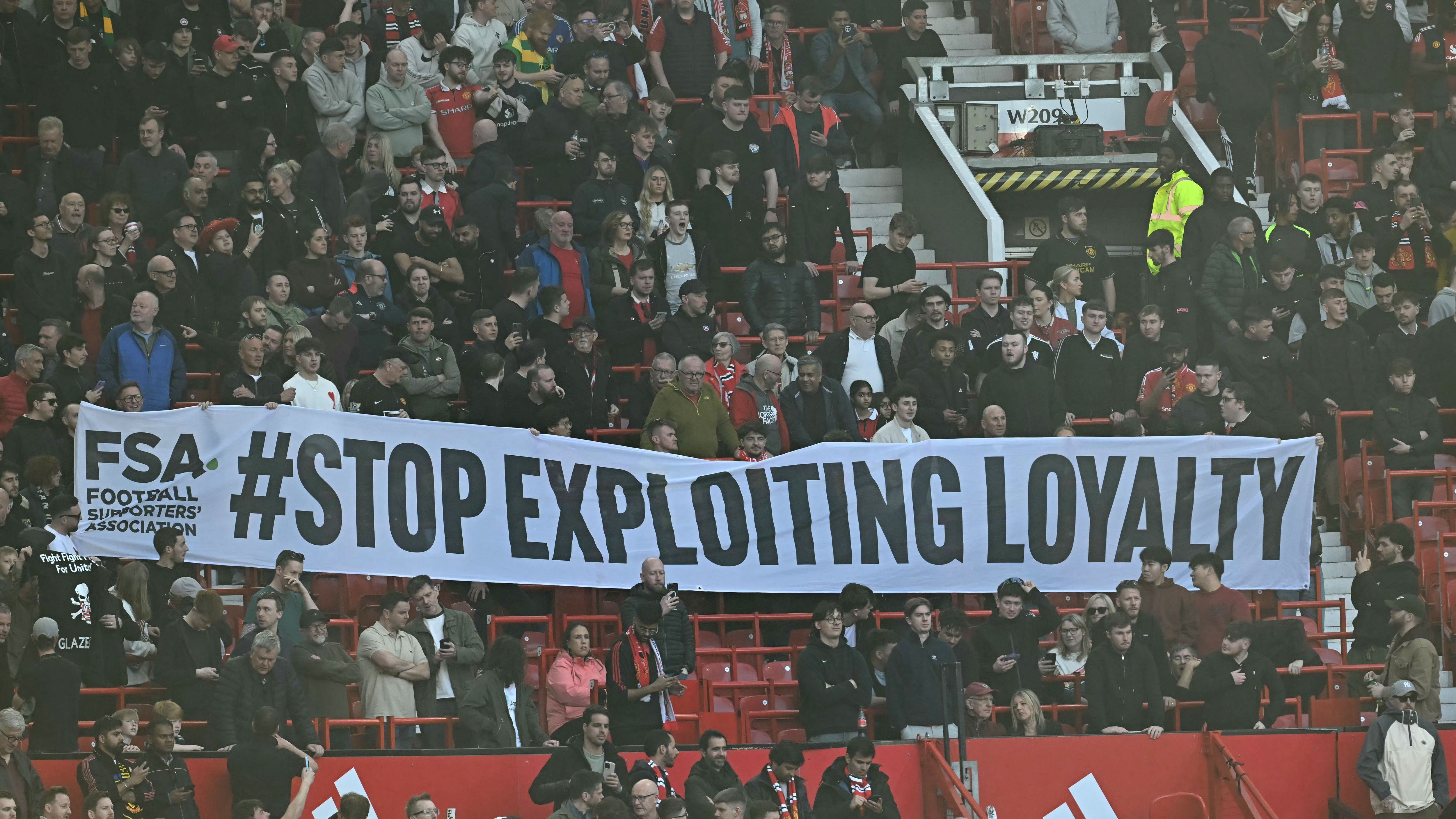 FBL-ENG-PR-MAN UTD-ARSENAL