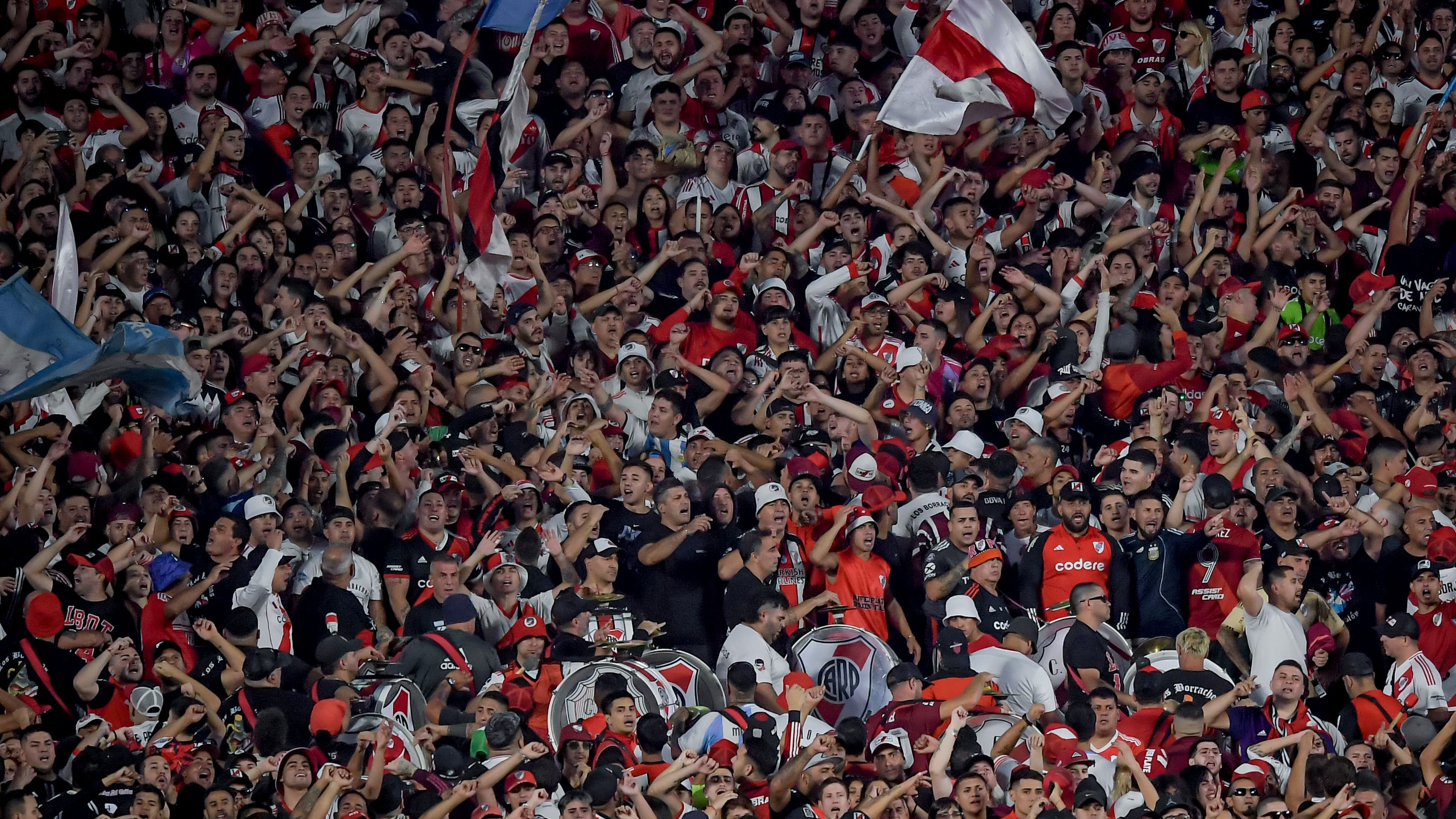 River Plate v Atletico Tucuman - Torneo Apertura Betano 2025