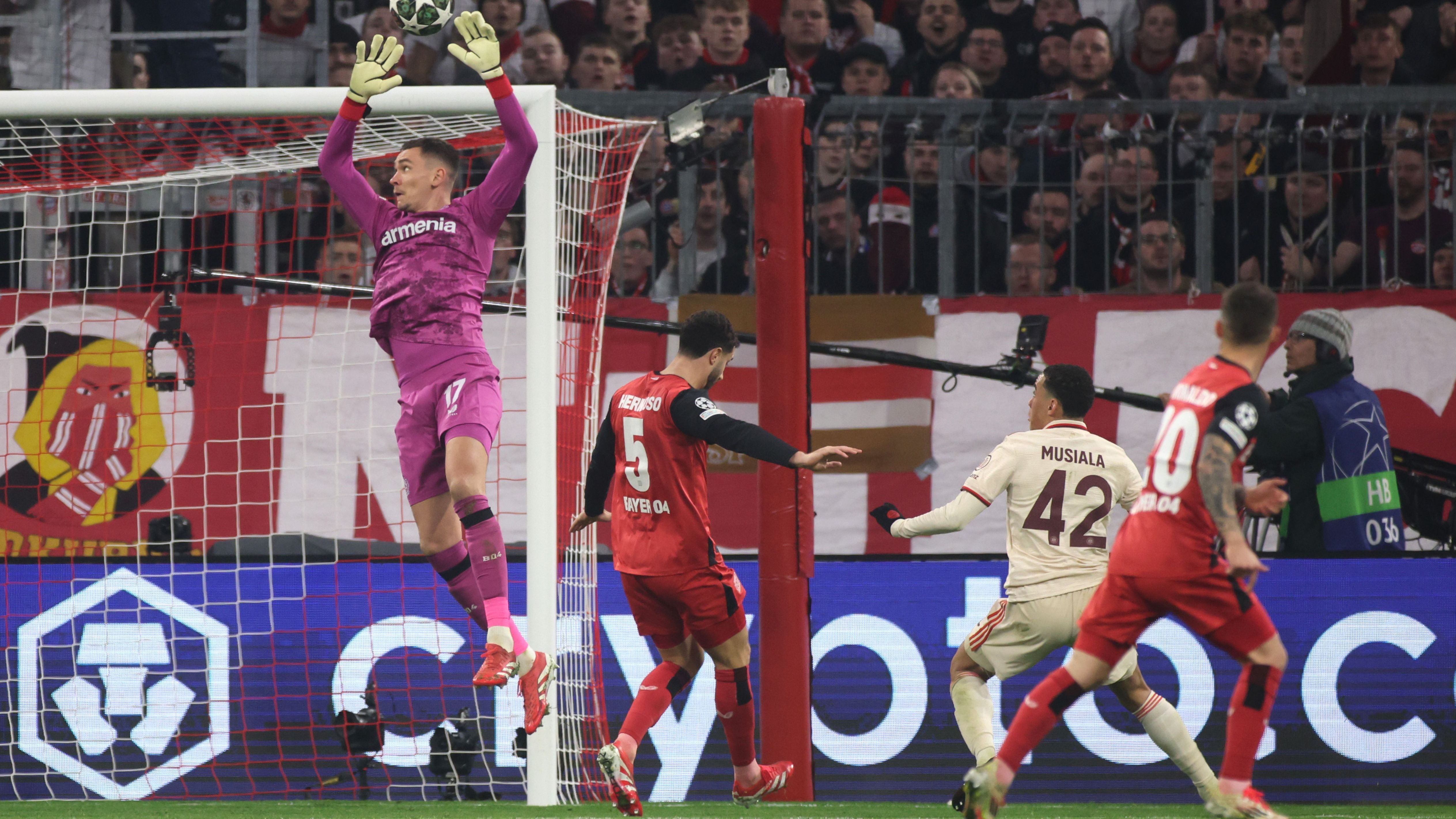 FC Bayern München v Bayer 04 Leverkusen - UEFA Champions League 2024/25 Round of 16 First Leg