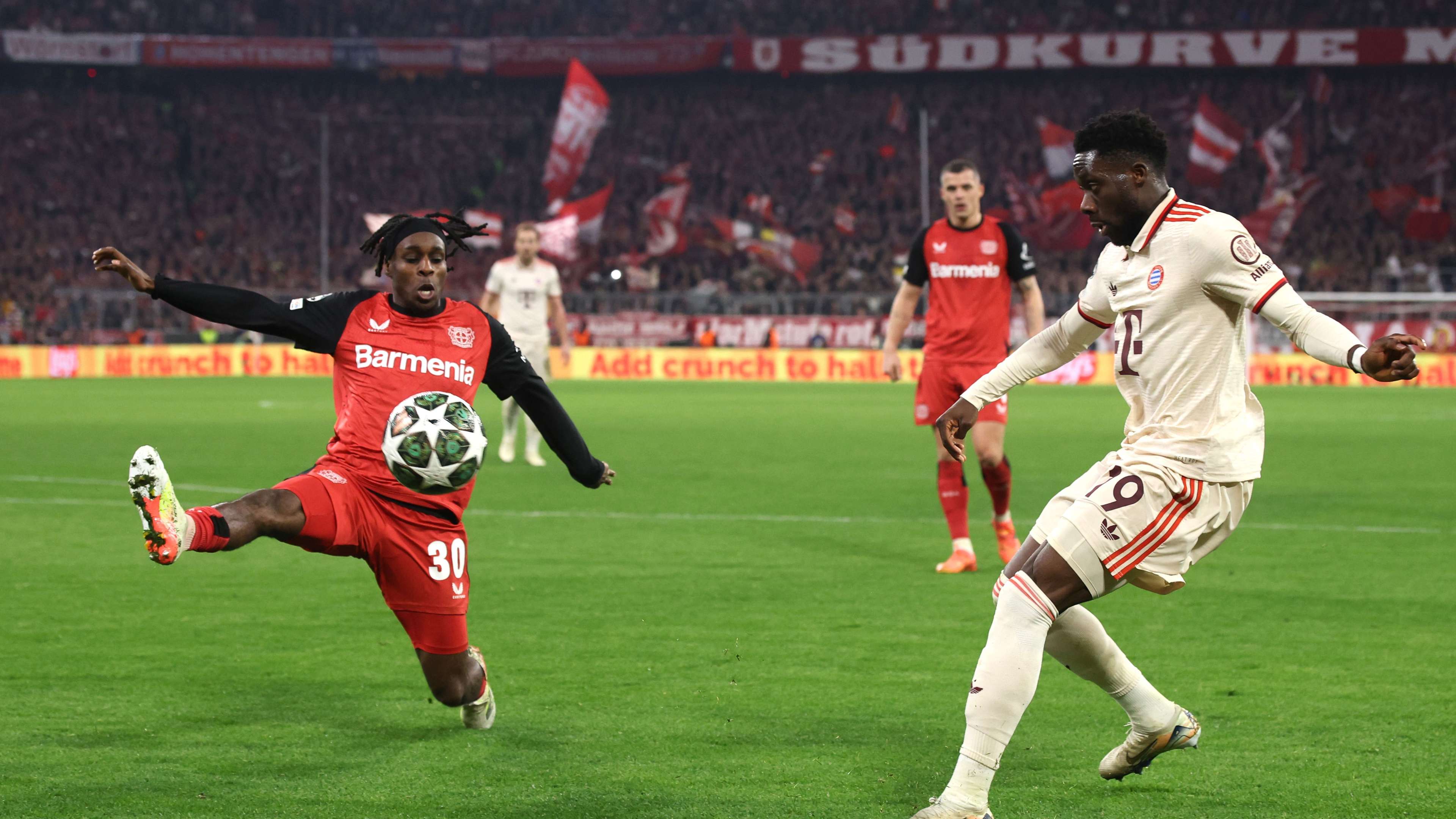 FC Bayern München v Bayer 04 Leverkusen - UEFA Champions League 2024/25 Round of 16 First Leg