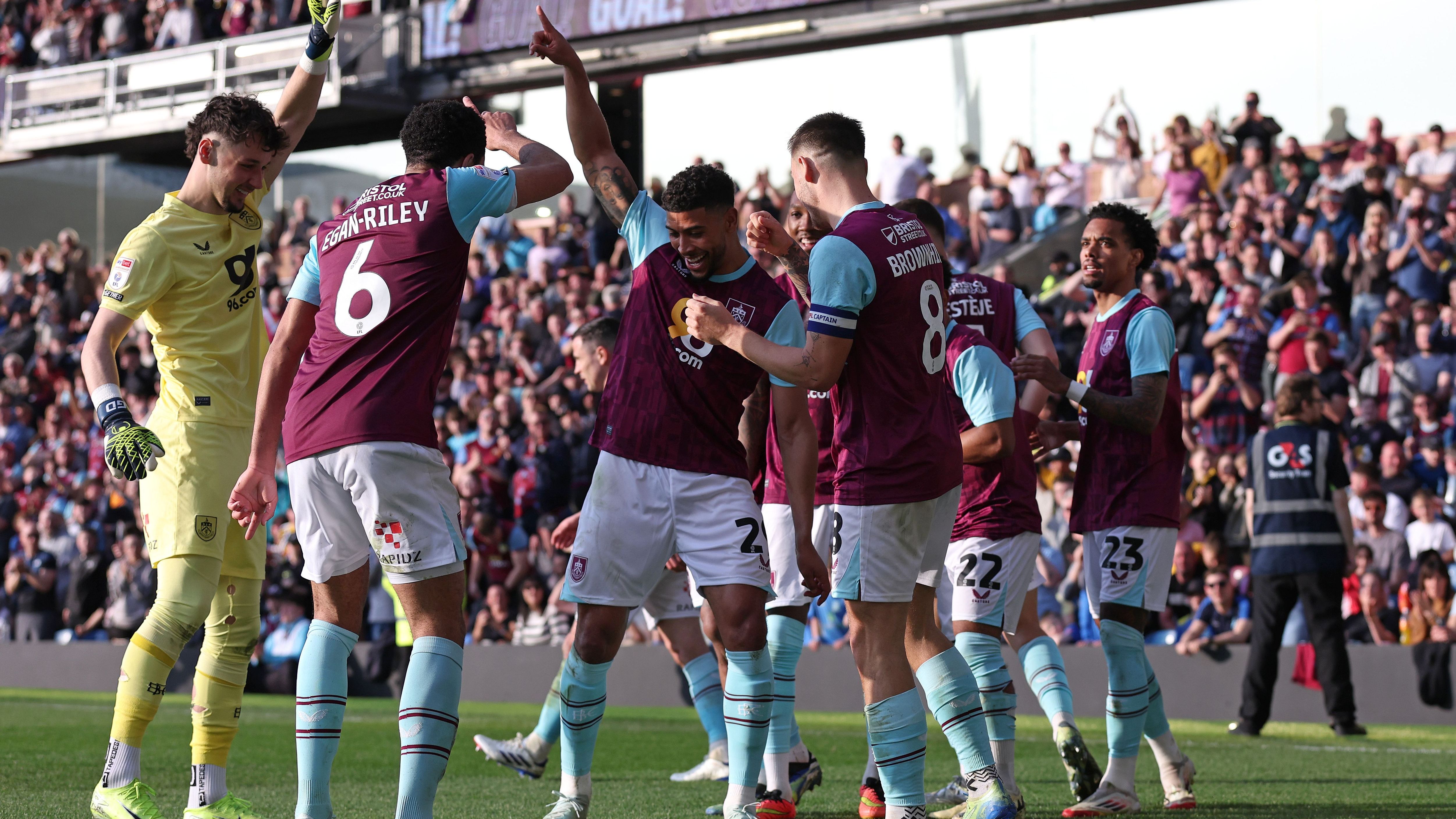 Burnley FC v Luton Town FC - Sky Bet Championship