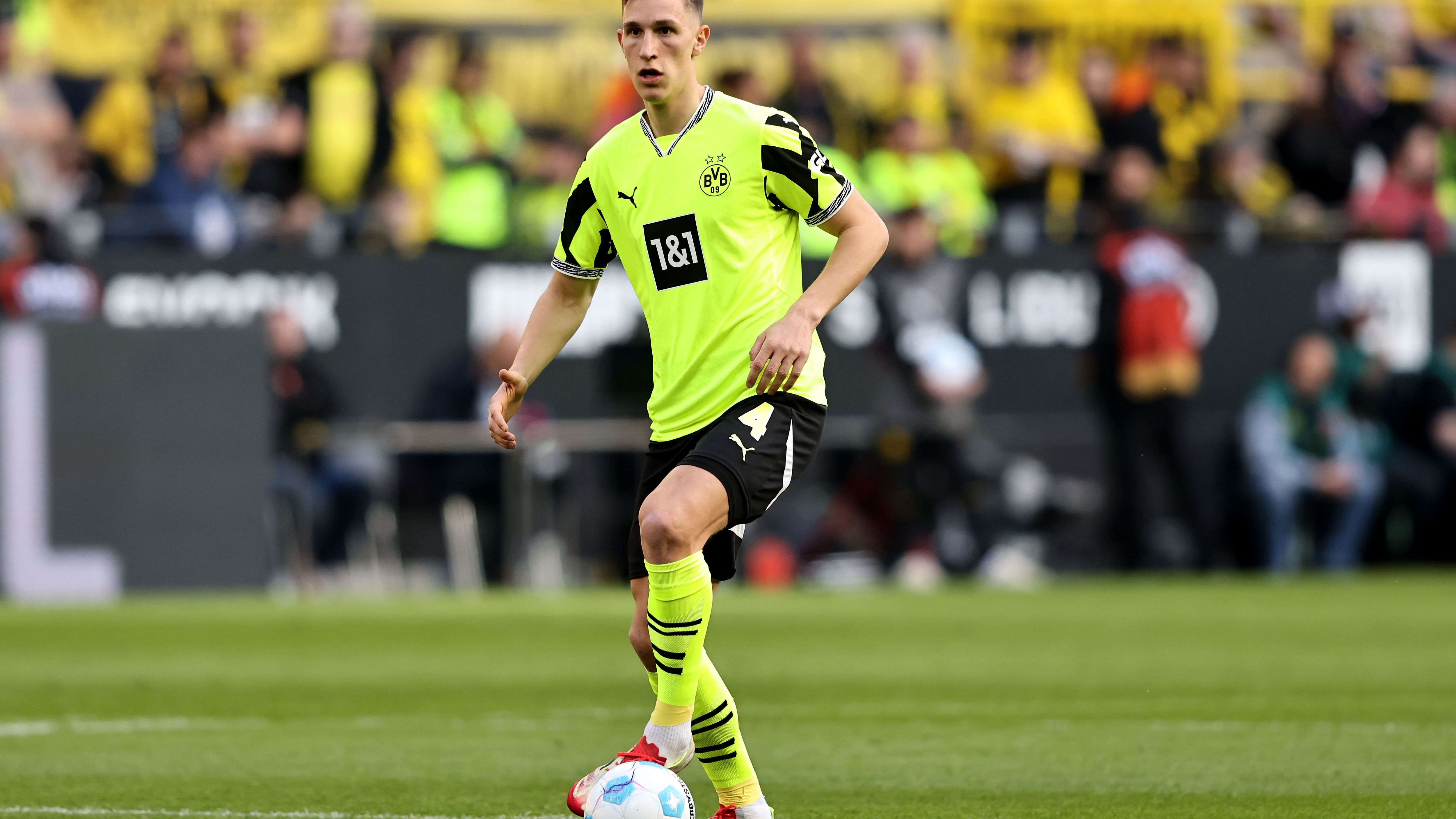 Borussia Dortmund v FC Augsburg - Bundesliga