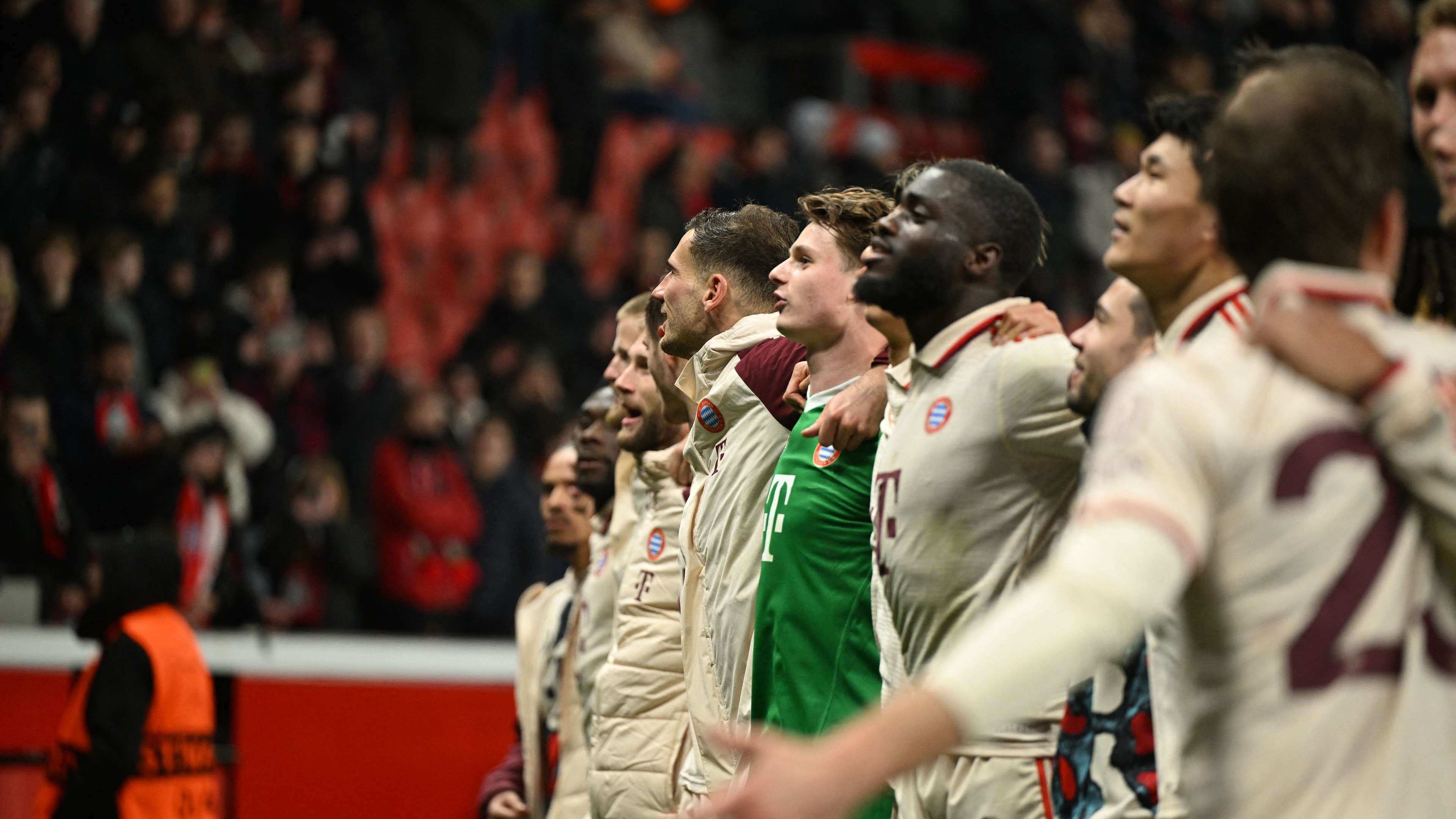 FBL-EUR-C1-LEVERKUSEN-BAYERN