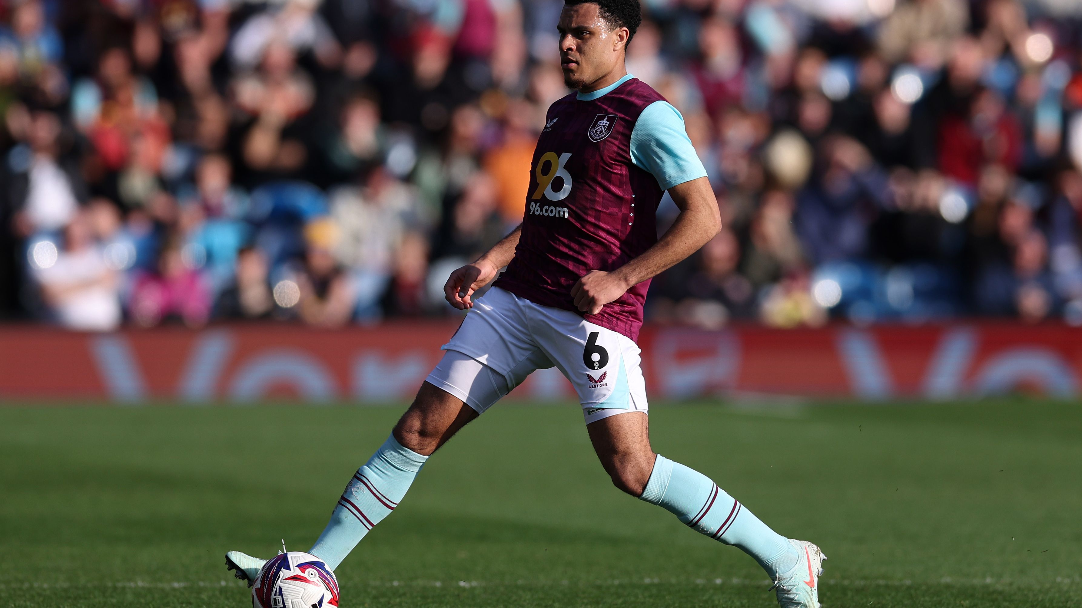 Burnley FC v Luton Town FC - Sky Bet Championship