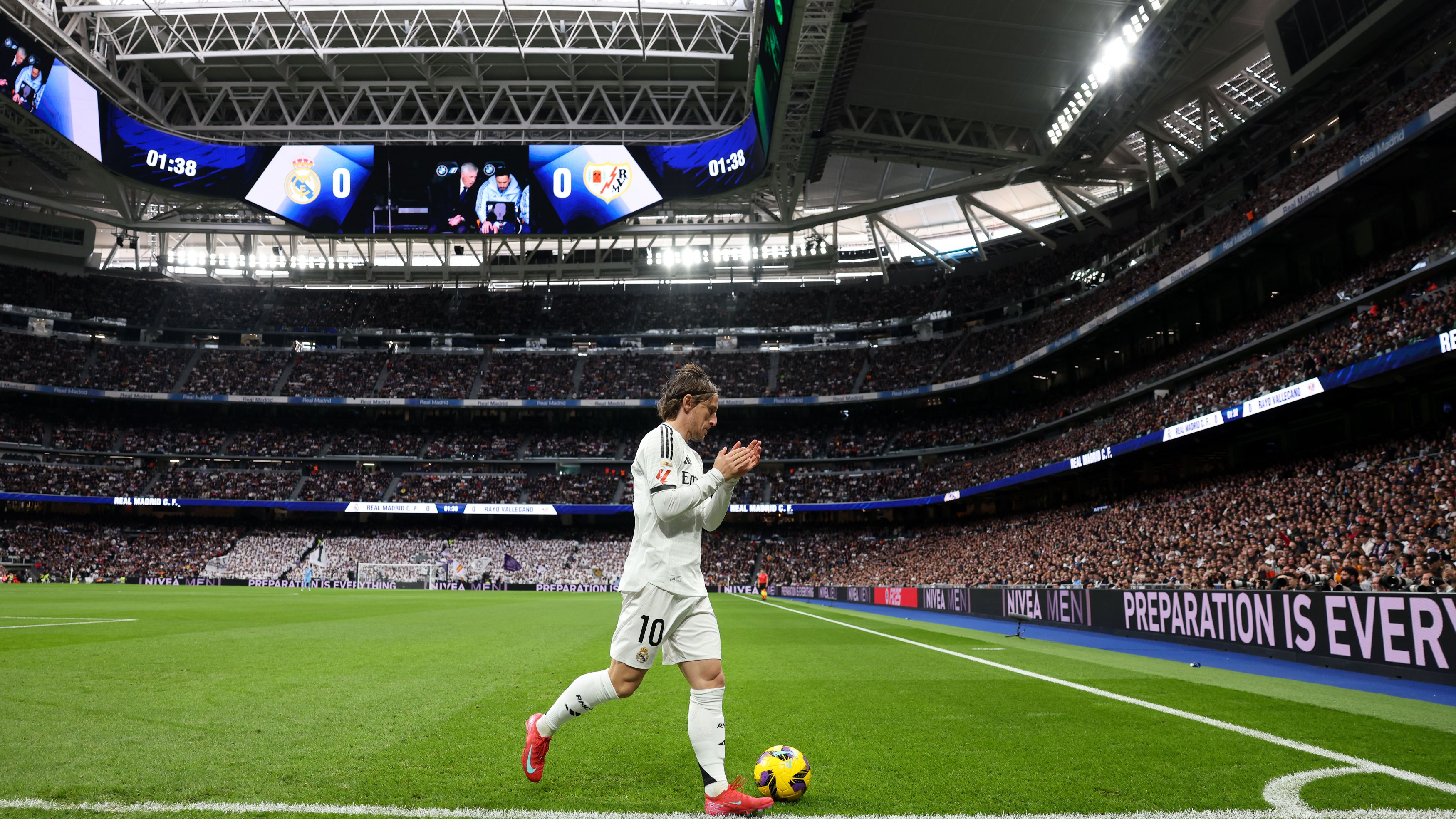 Real Madrid CF v Rayo Vallecano - La Liga EA Sports