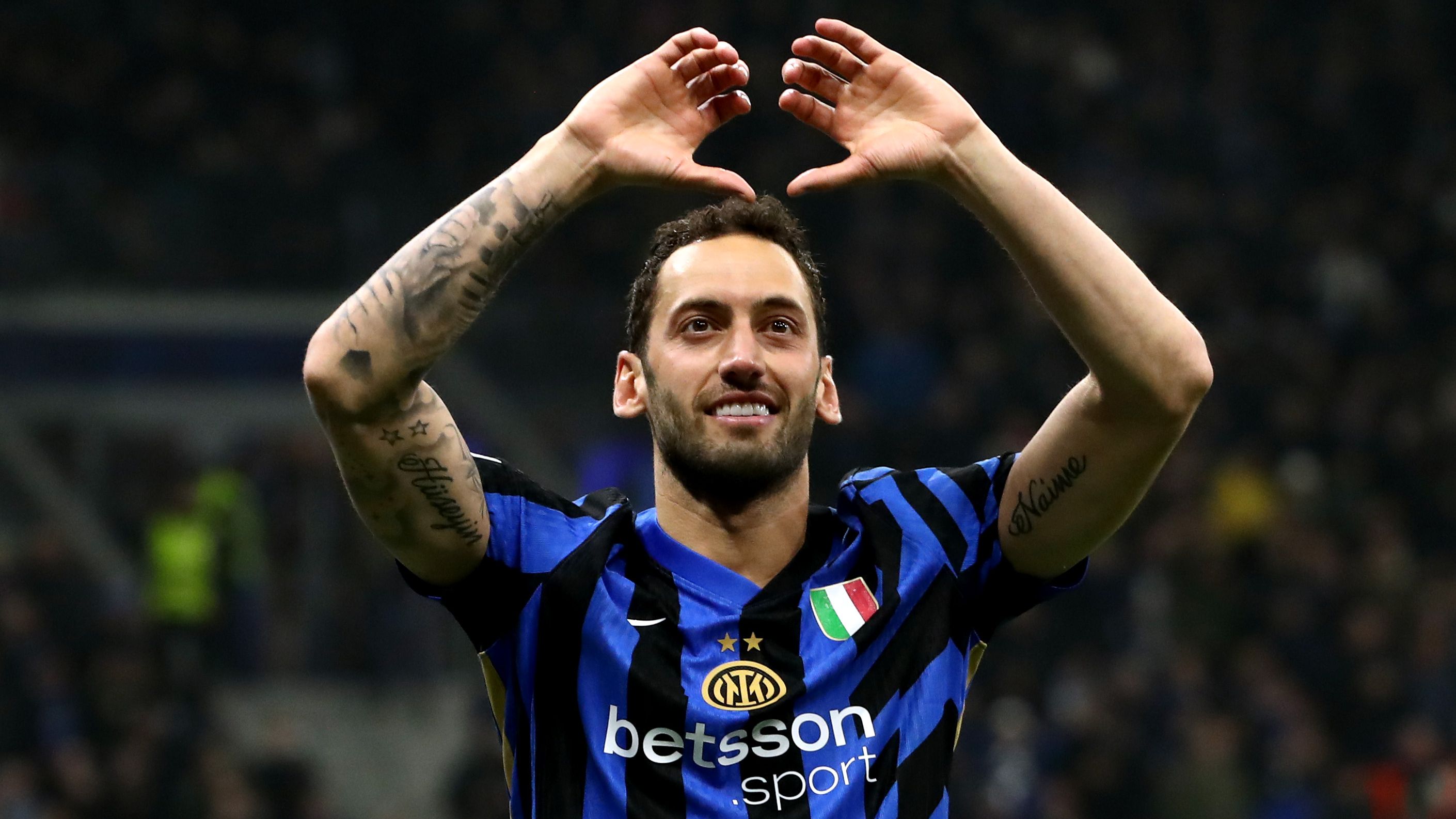 FC Internazionale Milano v Feyenoord - UEFA Champions League 2024/25 Round of 16 Second Leg