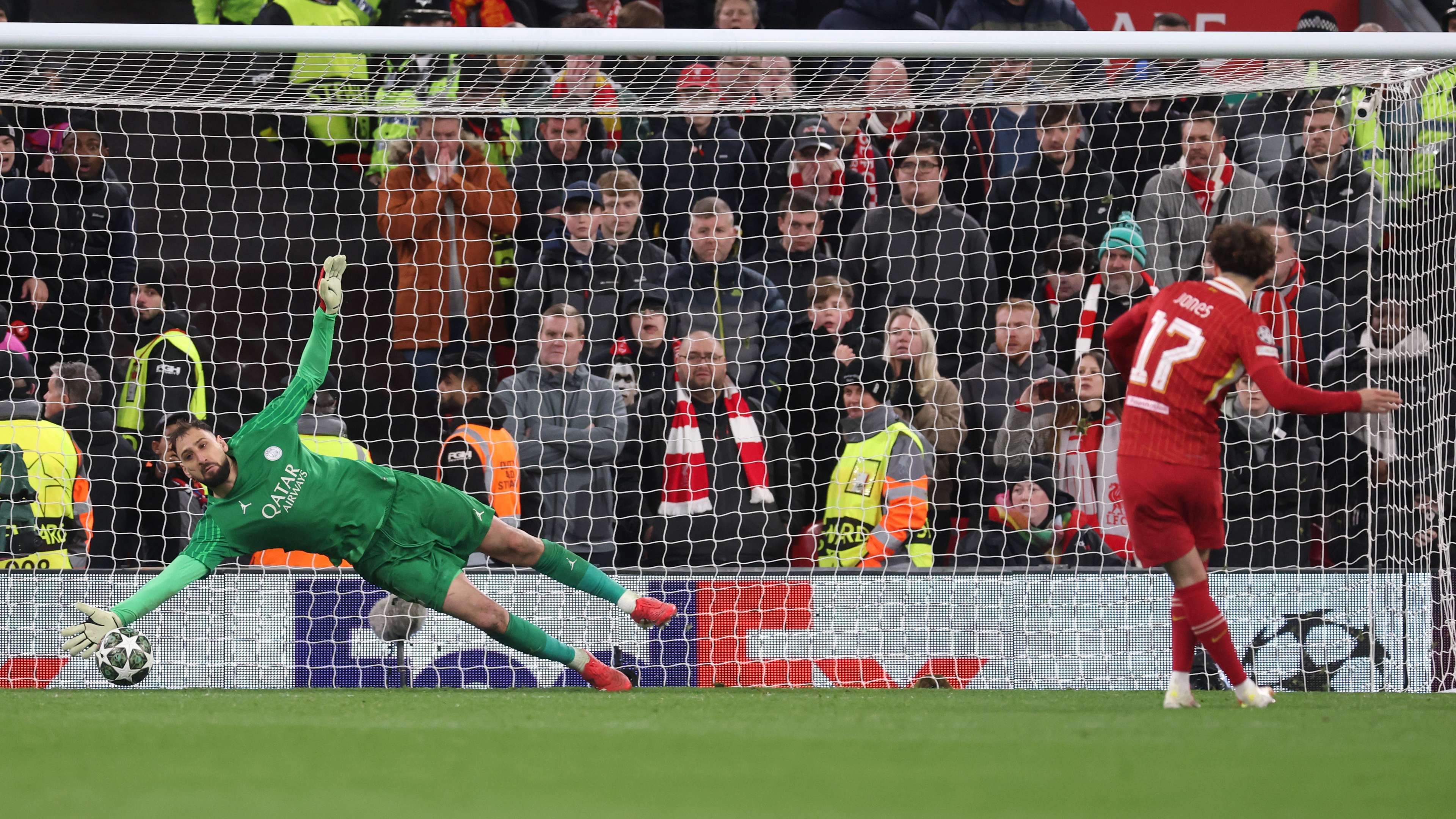 Liverpool FC v Paris Saint-Germain - UEFA Champions League 2024/25 Round of 16 Second Leg