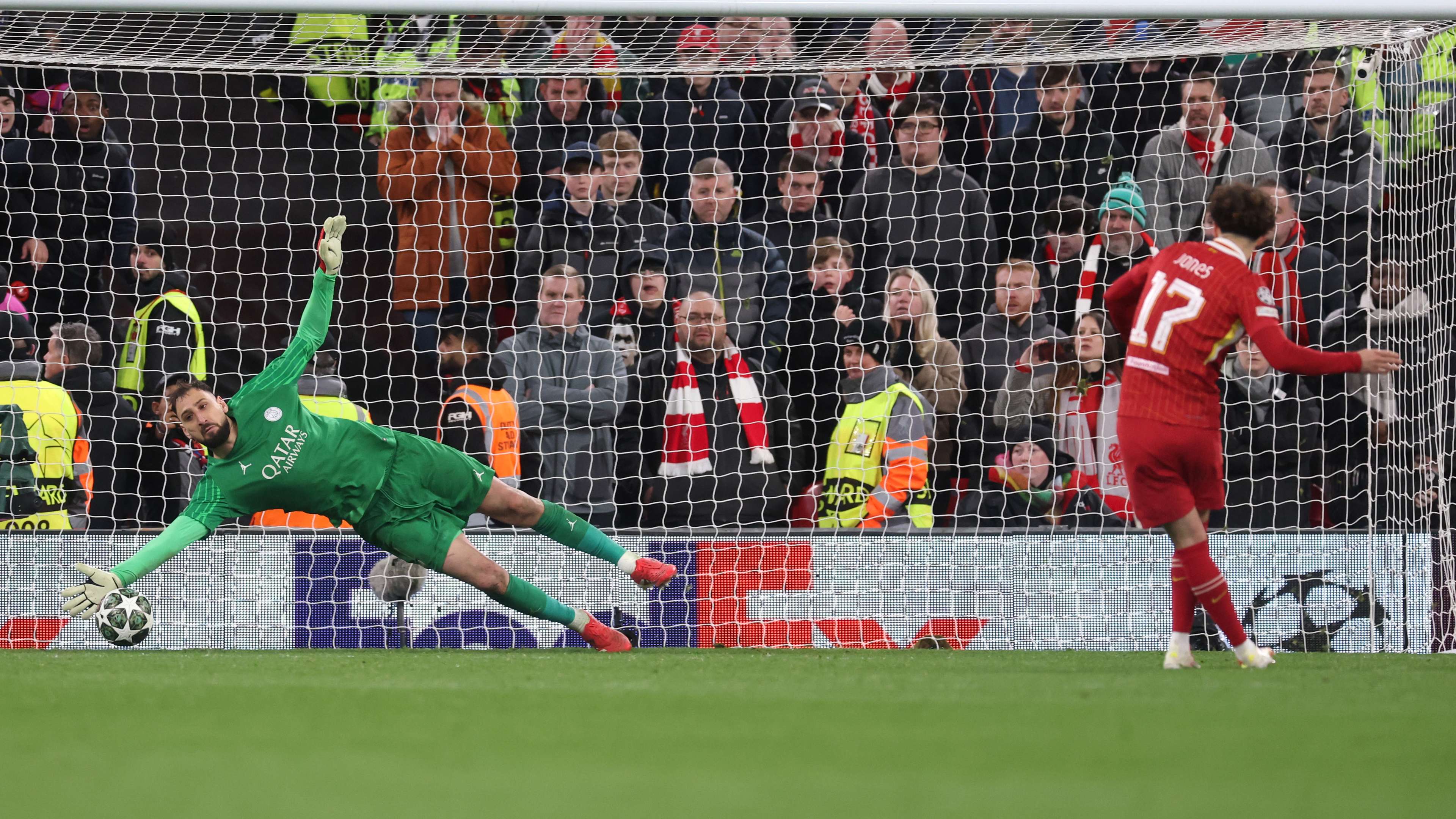 Liverpool FC v Paris Saint-Germain - UEFA Champions League 2024/25 Round of 16 Second Leg