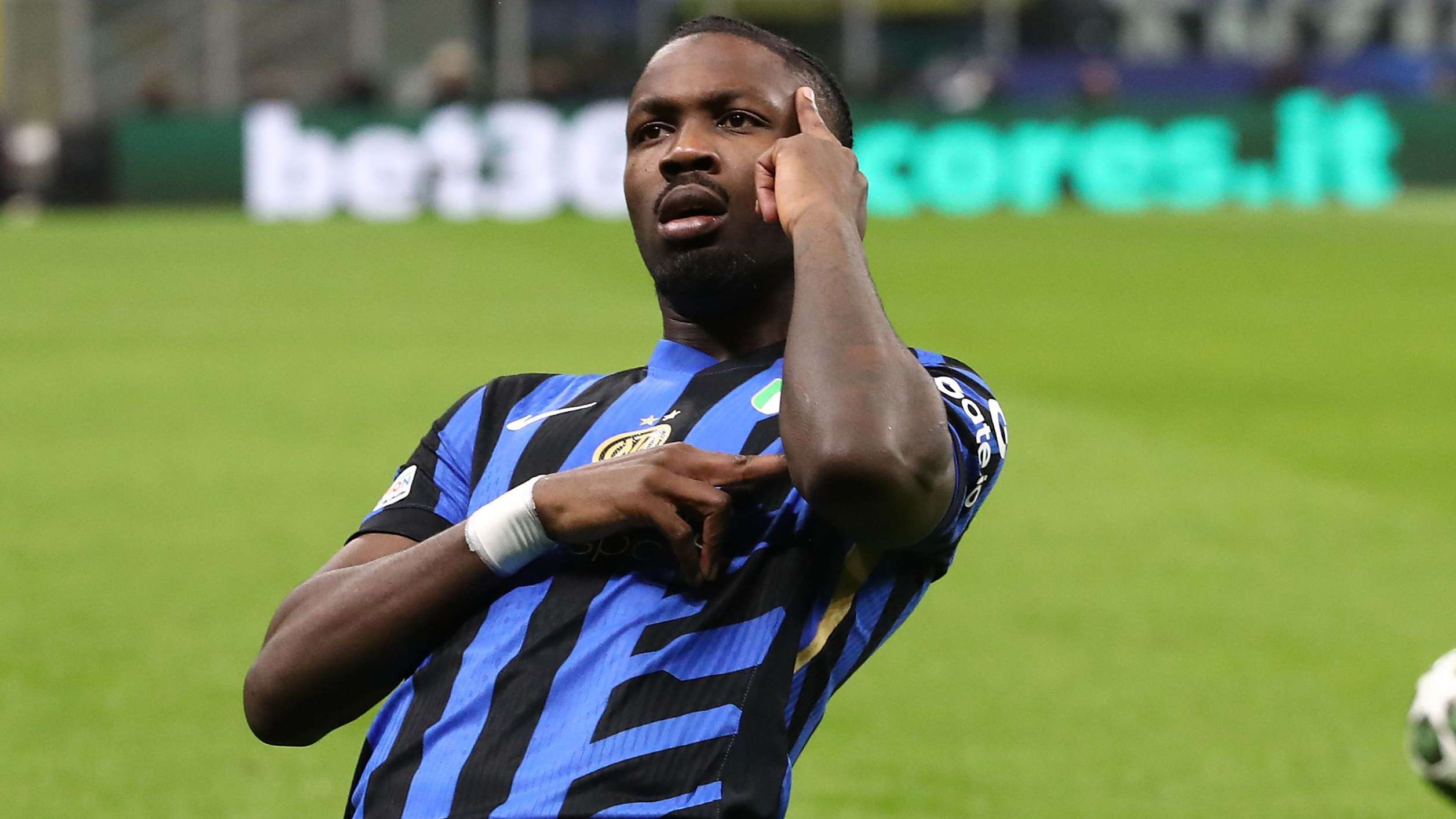 FC Internazionale Milano v Feyenoord - UEFA Champions League 2024/25 Round of 16 Second Leg