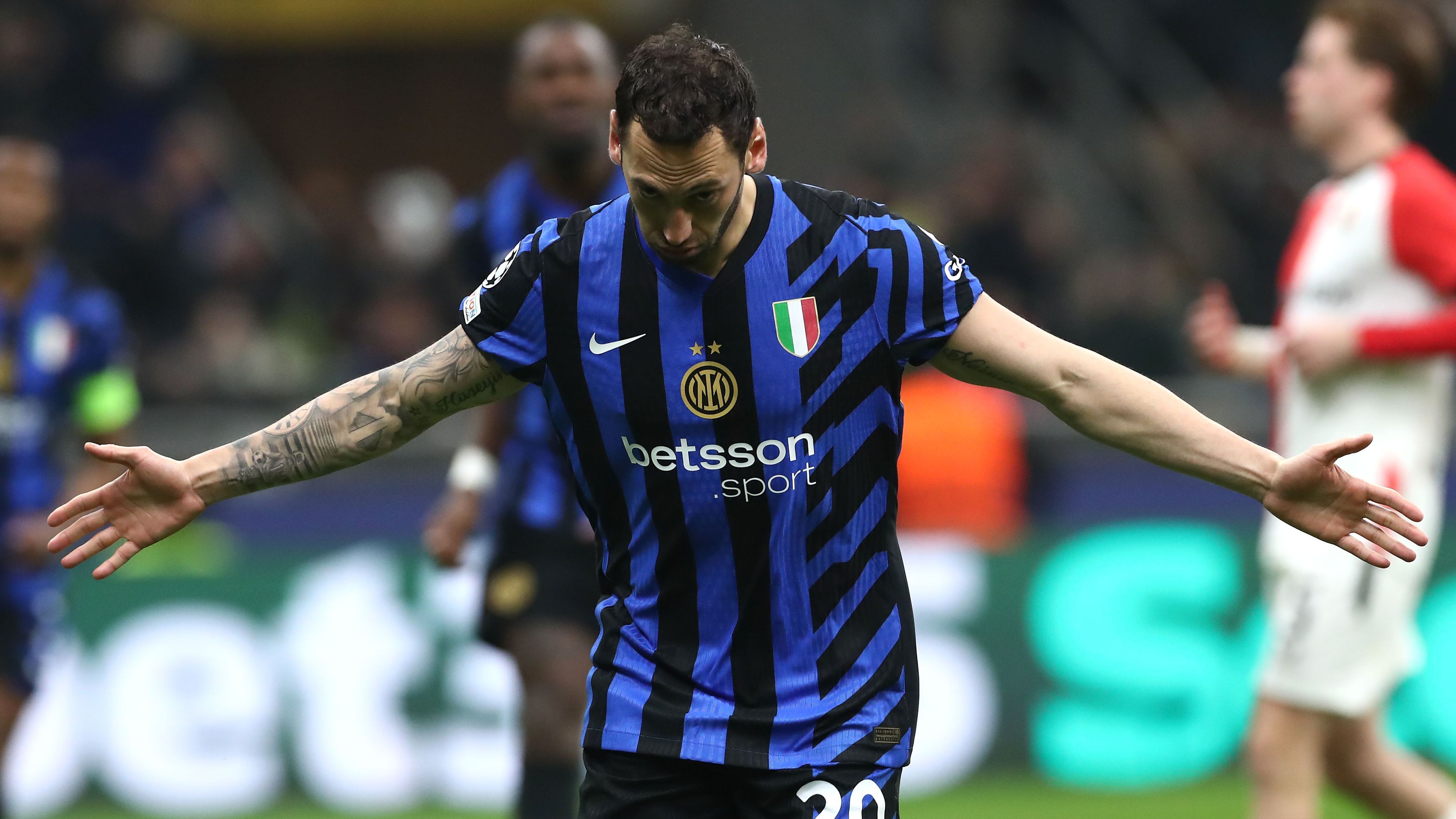 FC Internazionale Milano v Feyenoord - UEFA Champions League 2024/25 Round of 16 Second Leg