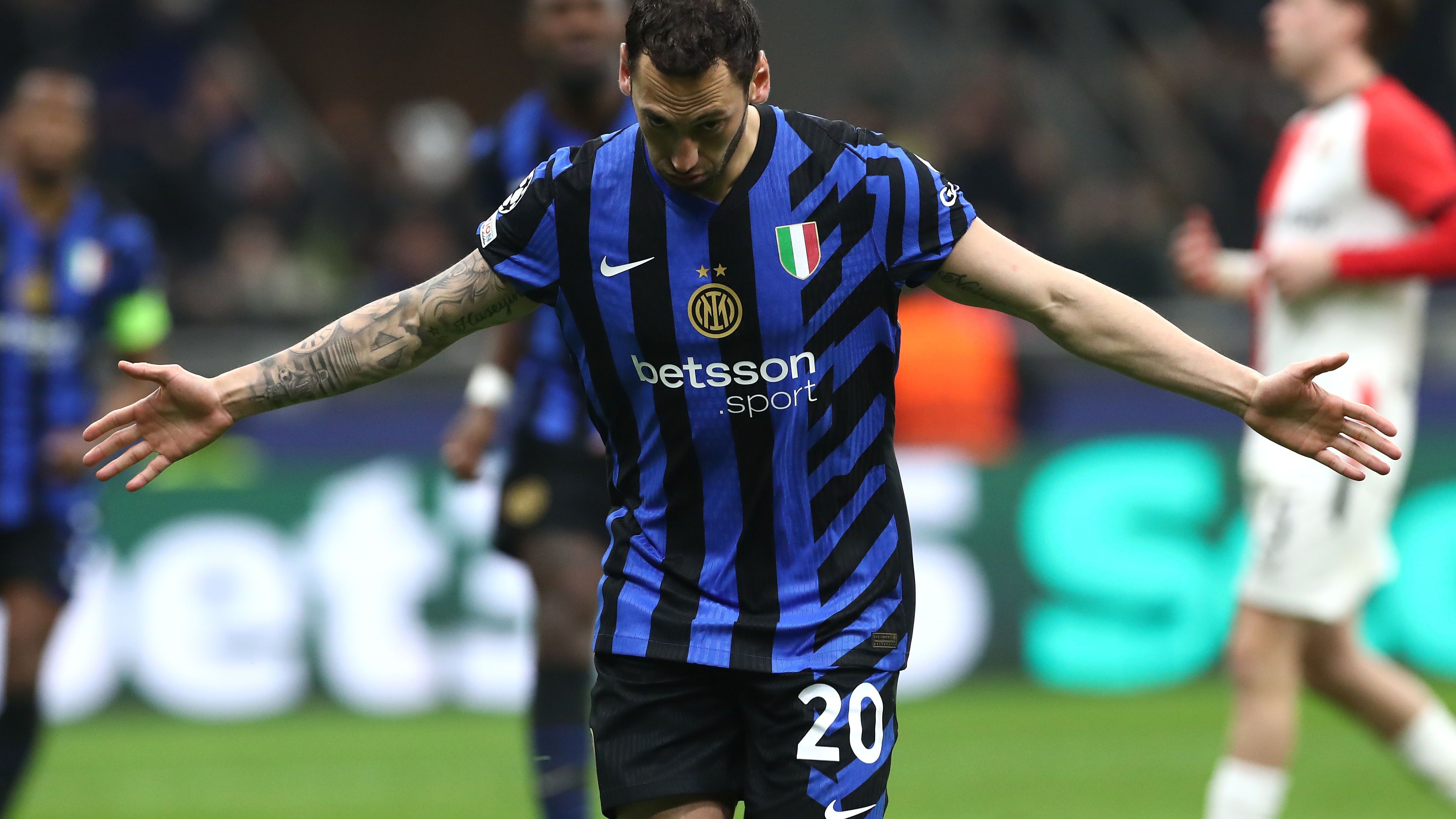 FC Internazionale Milano v Feyenoord - UEFA Champions League 2024/25 Round of 16 Second Leg