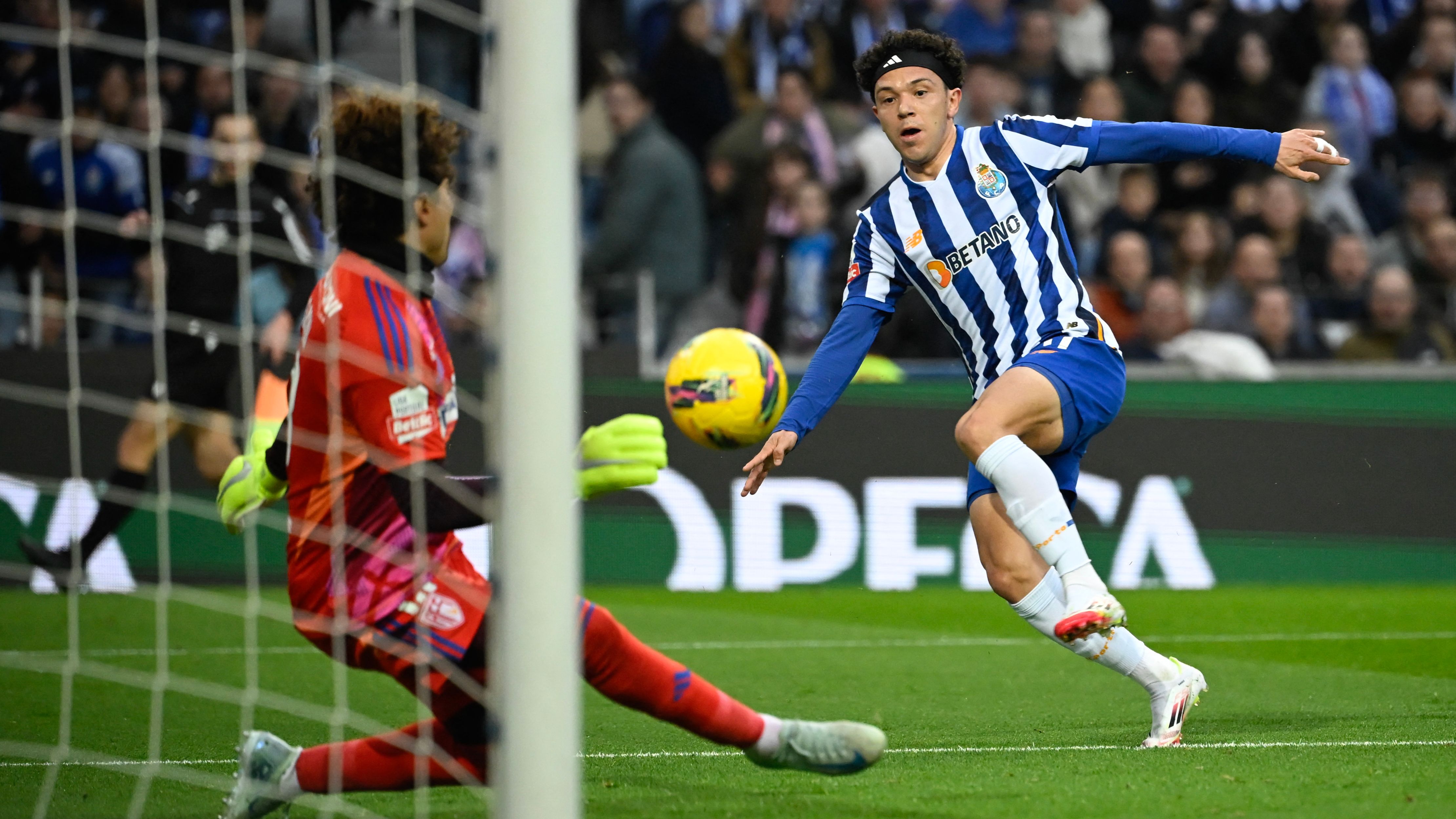 FBL-POR-LIGA-PORTO-AVS