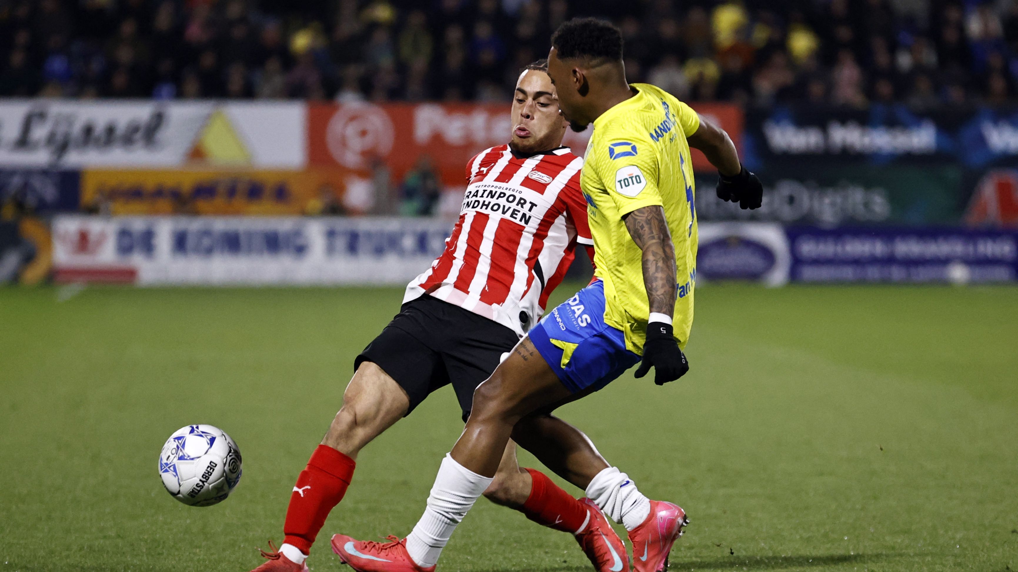 FBL-NED-EREDIVISIE-WAALWIJK-PSV