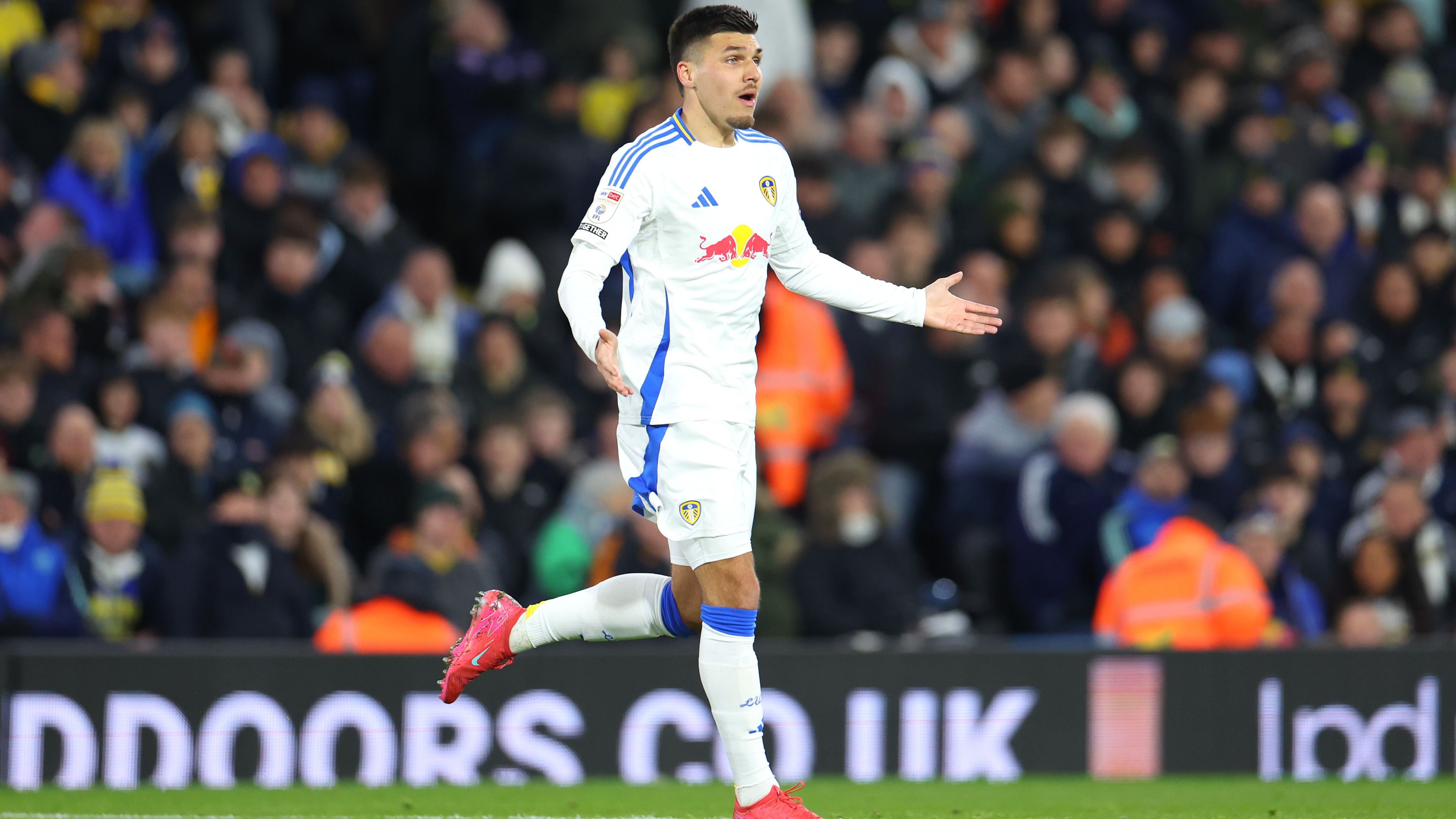 Leeds United FC v Millwall FC - Sky Bet Championship