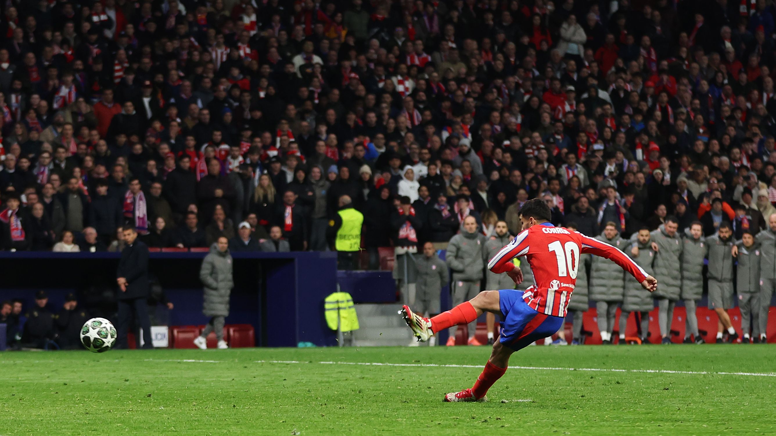 Atletico de Madrid v Real Madrid C.F. - UEFA Champions League 2024/25 Round of 16 Second Leg