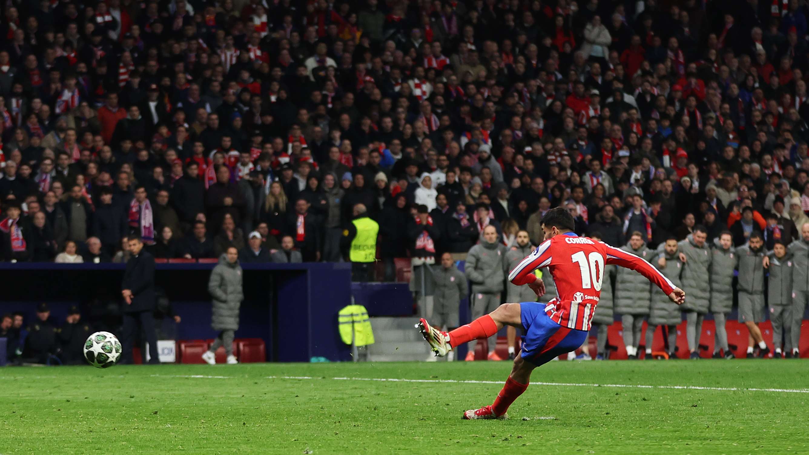 Atletico de Madrid v Real Madrid C.F. - UEFA Champions League 2024/25 Round of 16 Second Leg