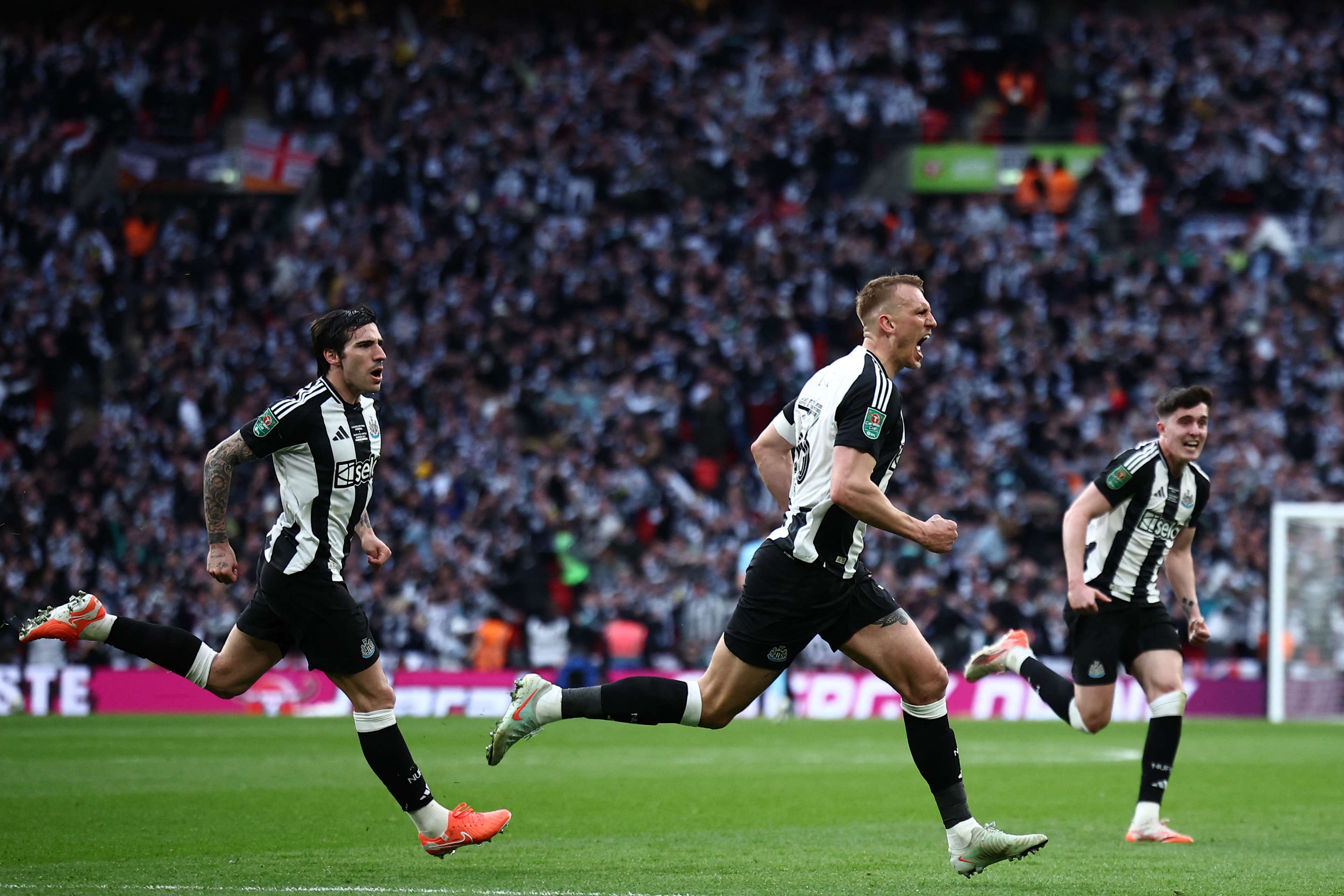 FBL-ENG-LCUP-LIVERPOOL-NEWCASTLE