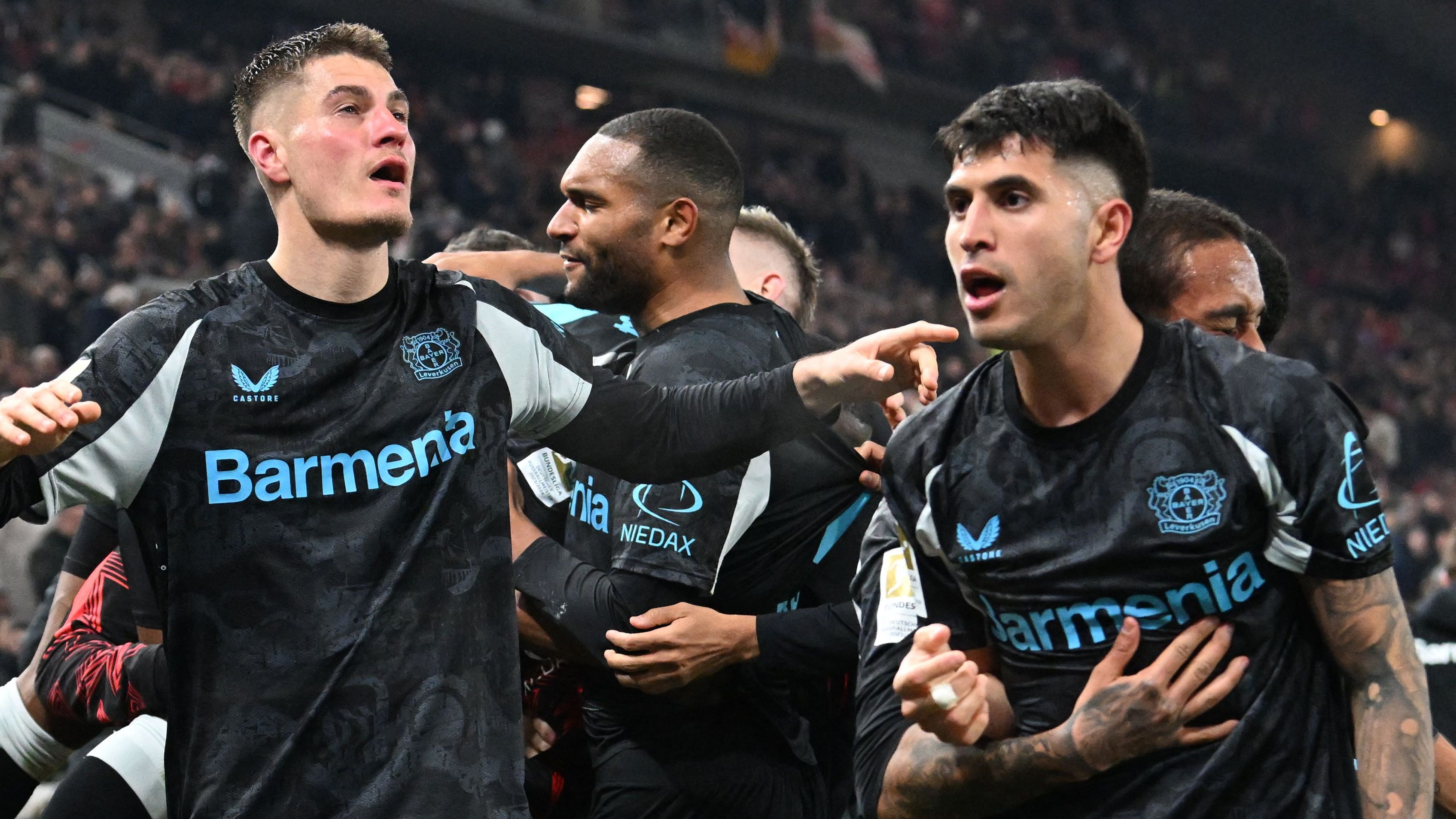 FBL-GER-BUNDESLIGA-STUTTGART-LEVERKUSEN