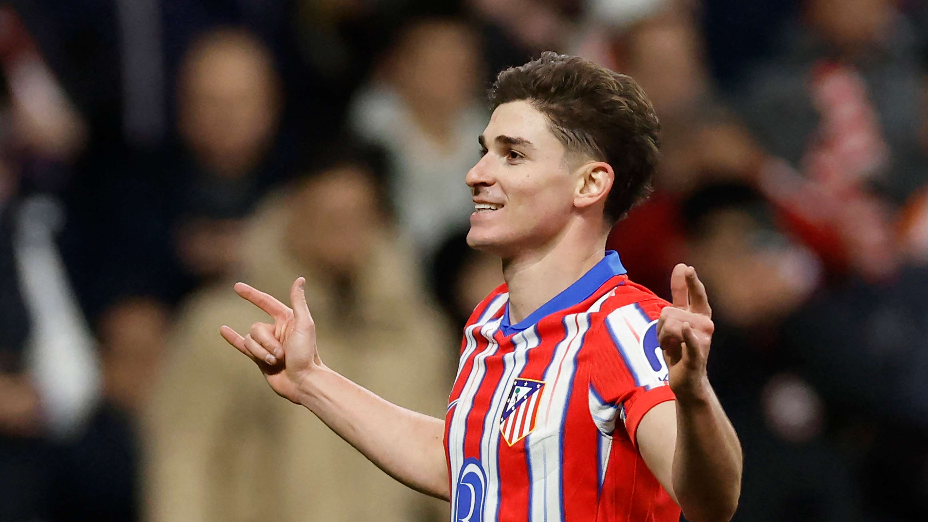 Revealed: How Barcelona missed out on €22m Julian Alvarez deal before Argentine made Manchester City switch, with Etihad Stadium outcast signed instead | Goal.com Australia