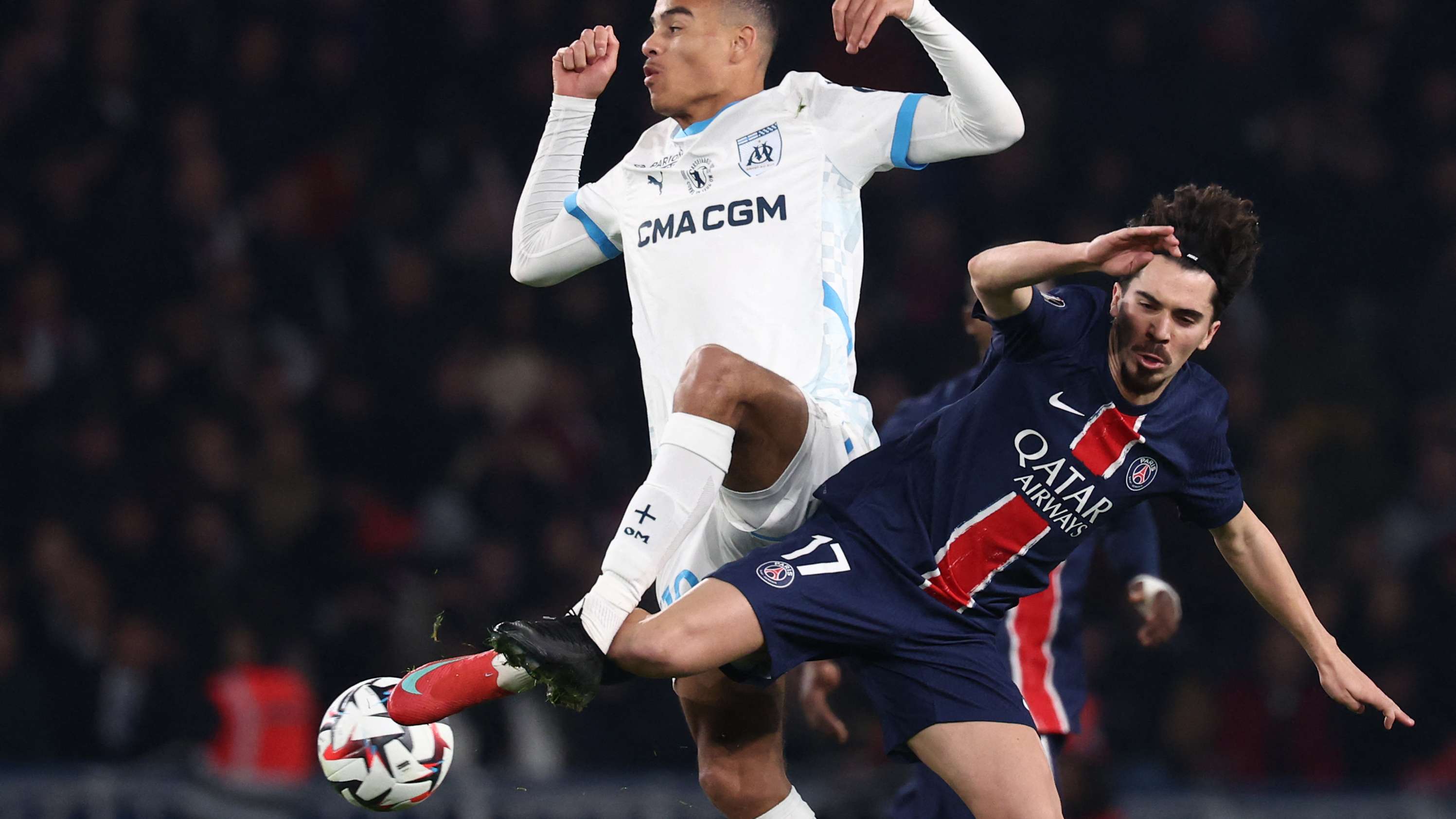 TOPSHOT-FBL-FRA-LIGUE1-PSG-MARSEILLE