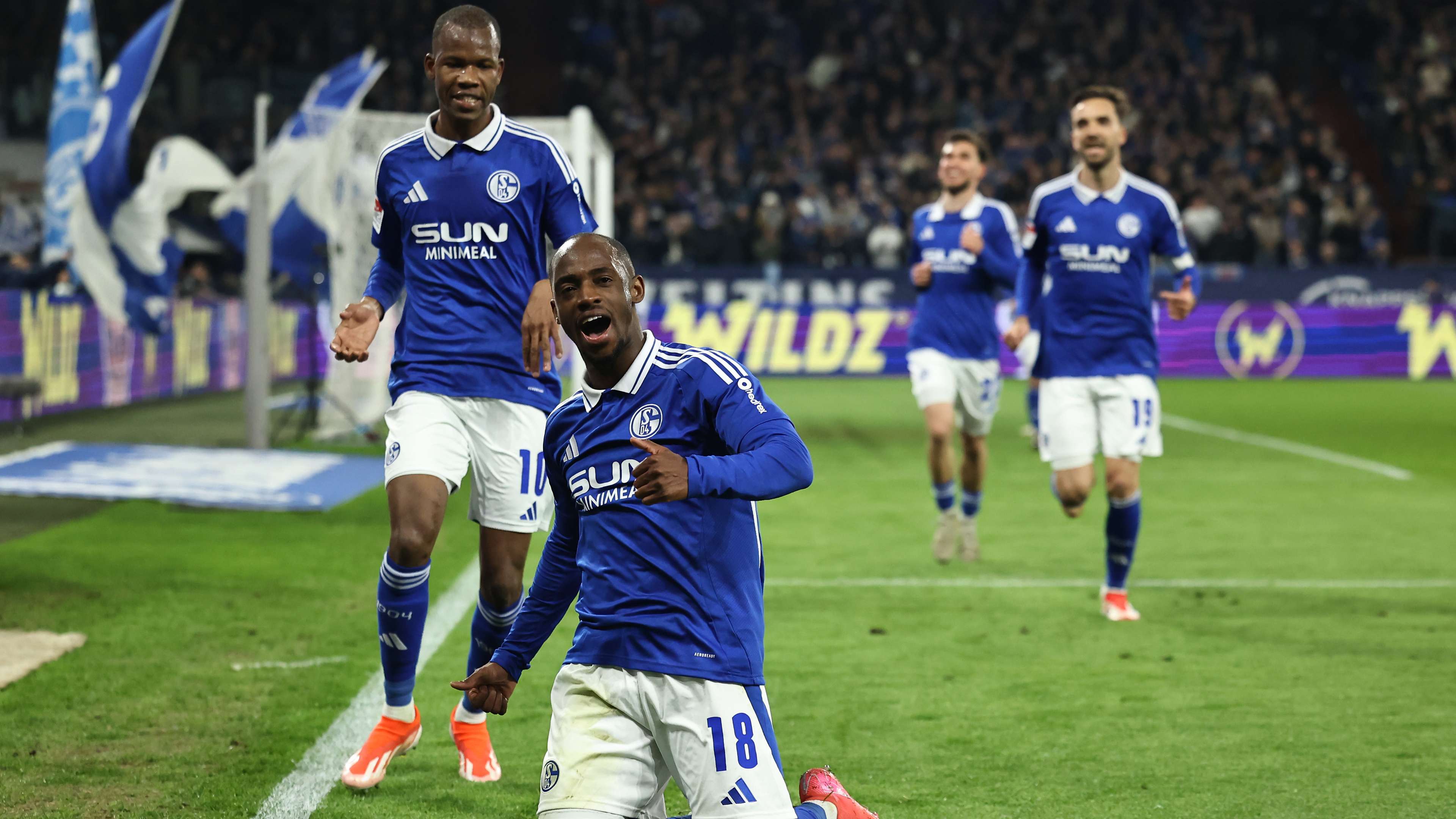 FC Schalke 04 v Hannover 96 - Second Bundesliga