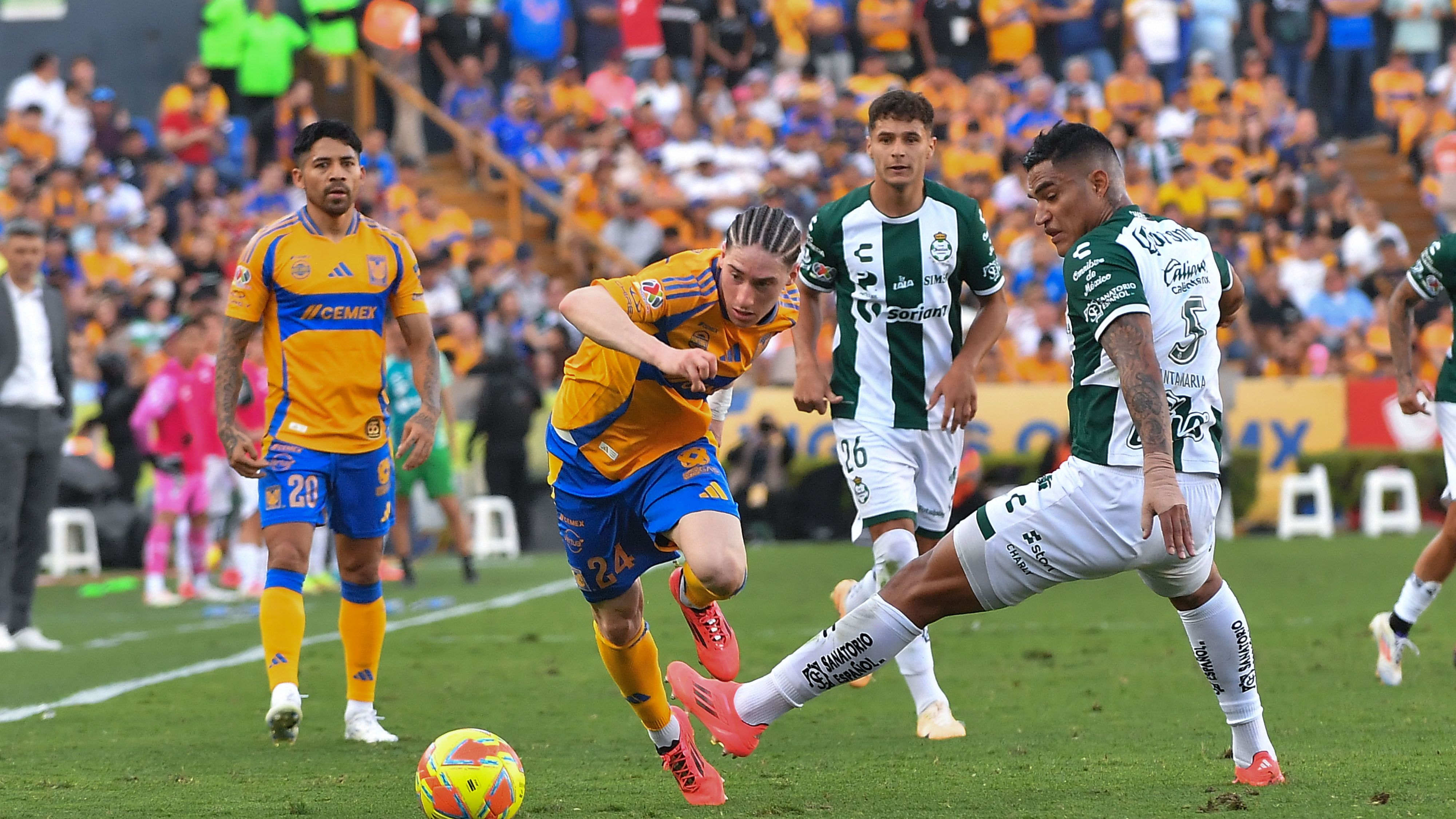 Tigres UANL v Santos Laguna - Torneo Clausura 2025 Liga MX