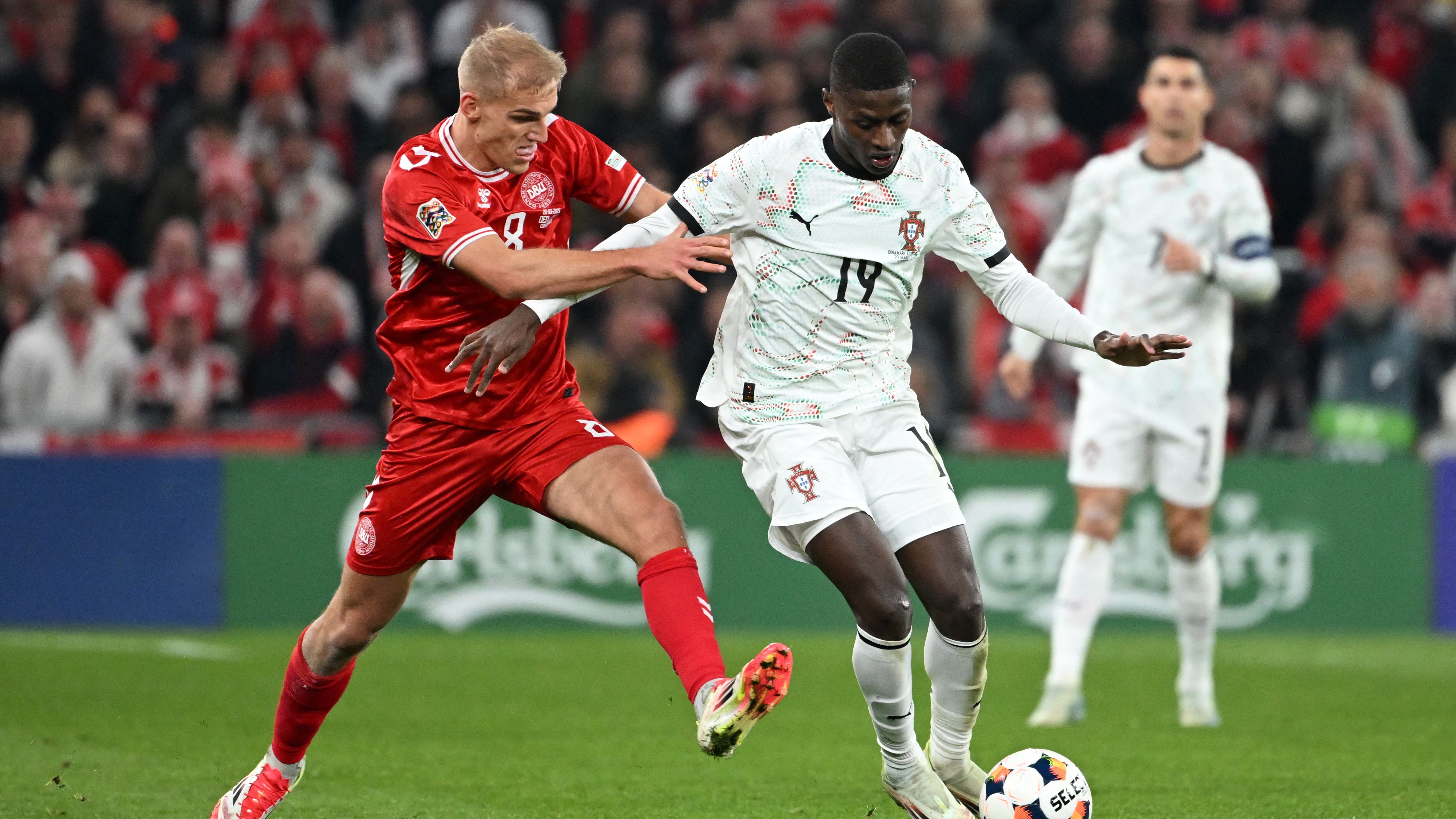 FBL-EUR-NATIONS-DEN-POR